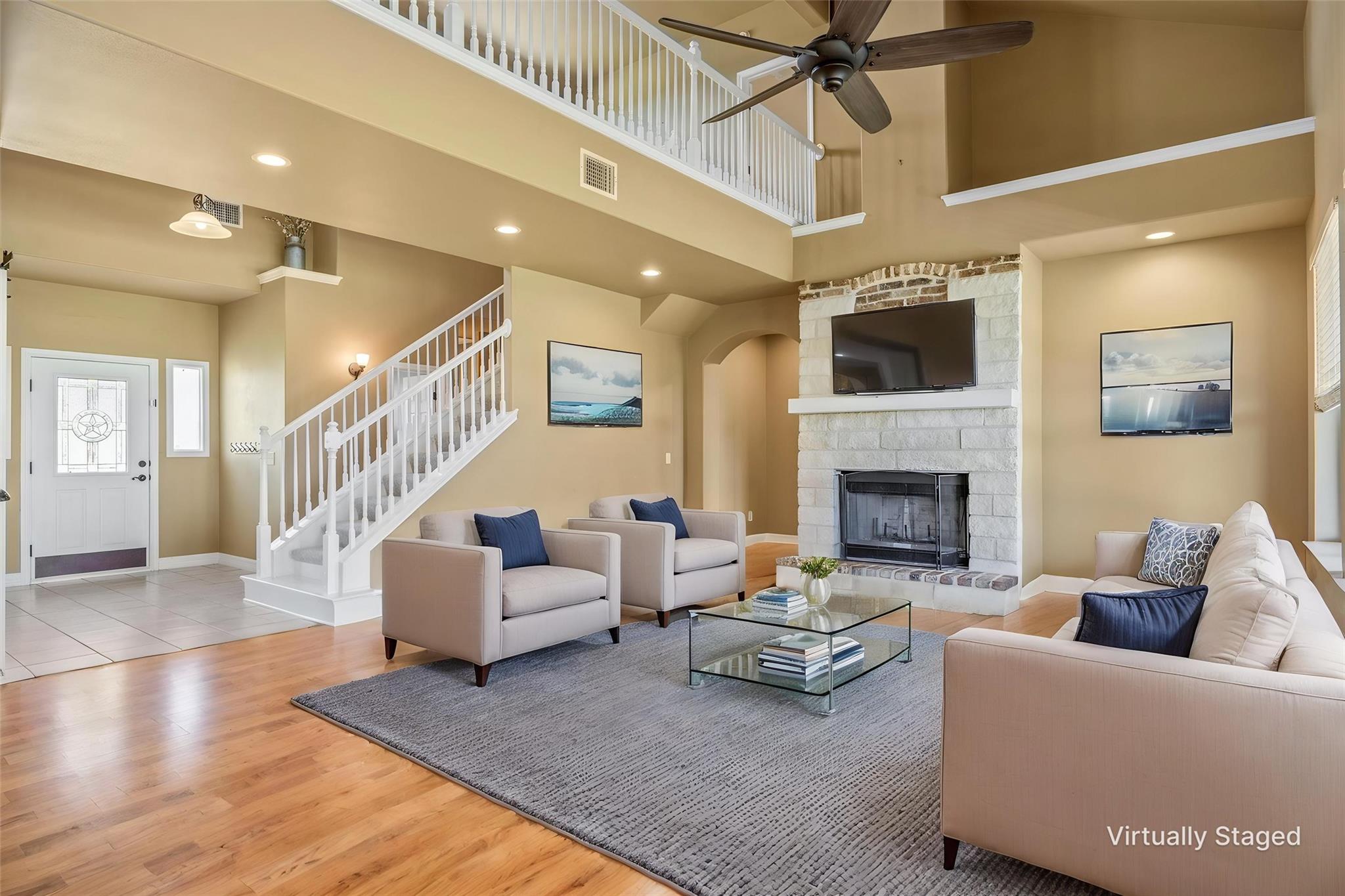 208 Dawn DR — photo 4