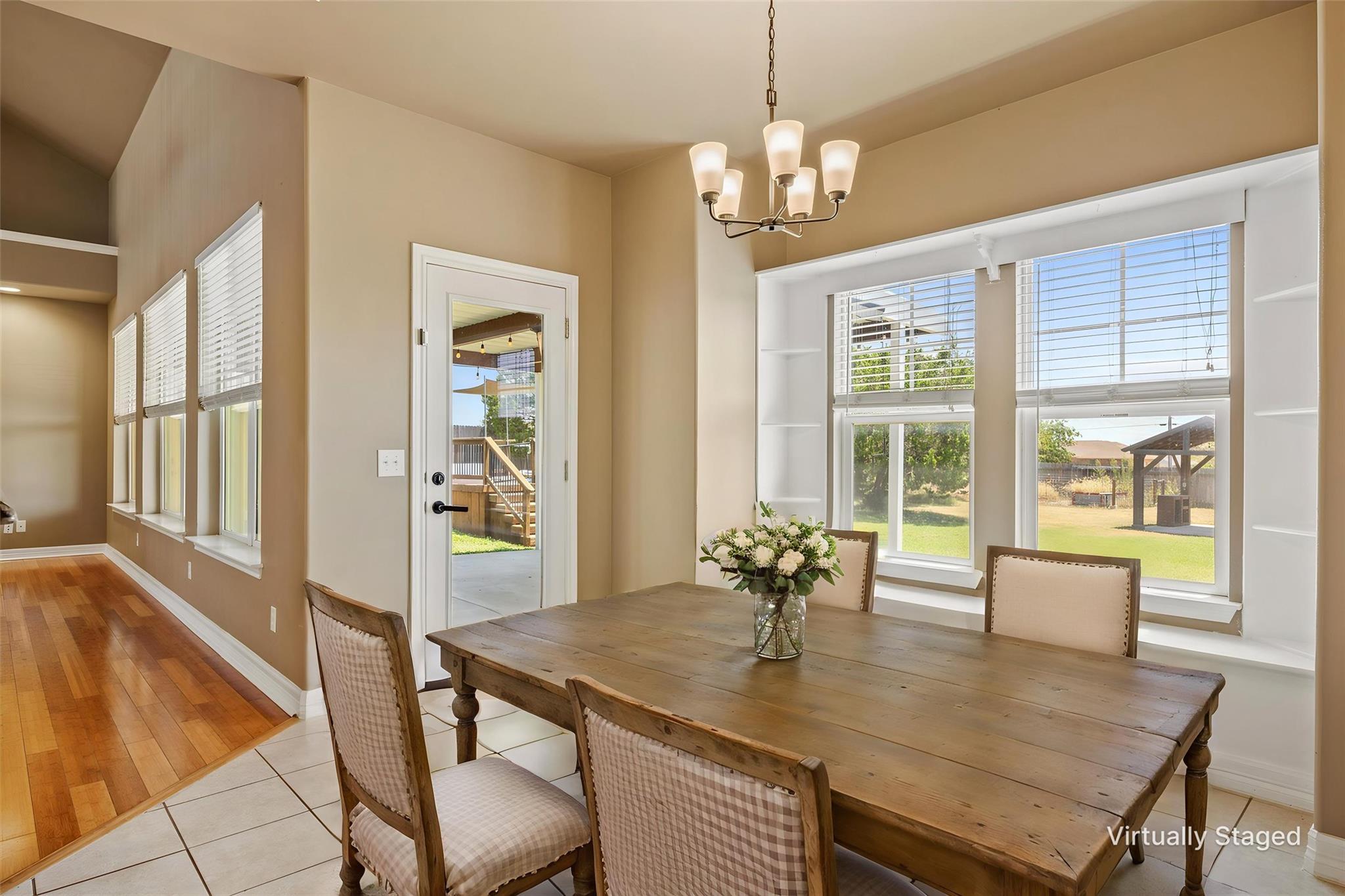 208 Dawn DR — photo 5