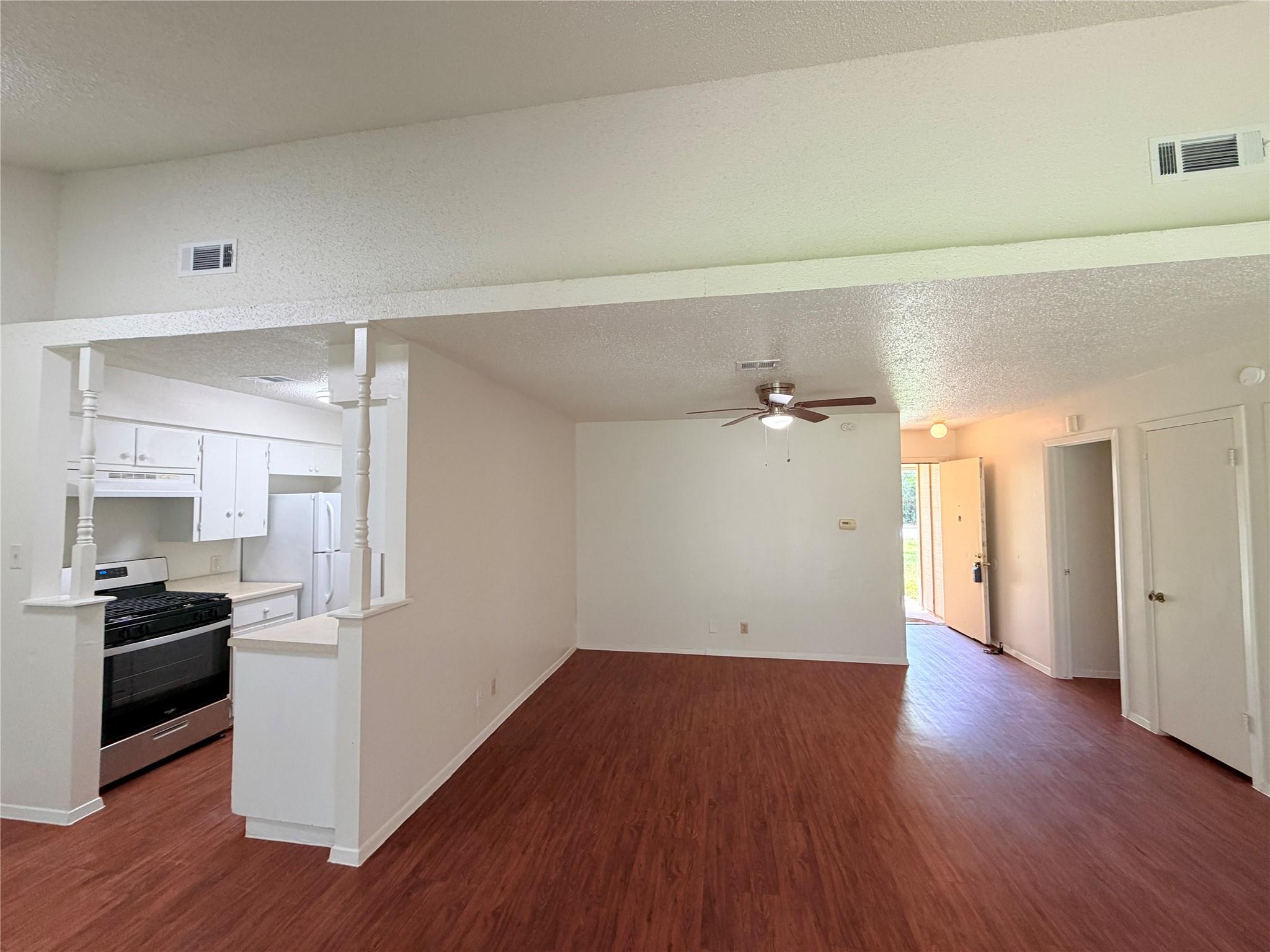 5206 Village TRL — photo 5