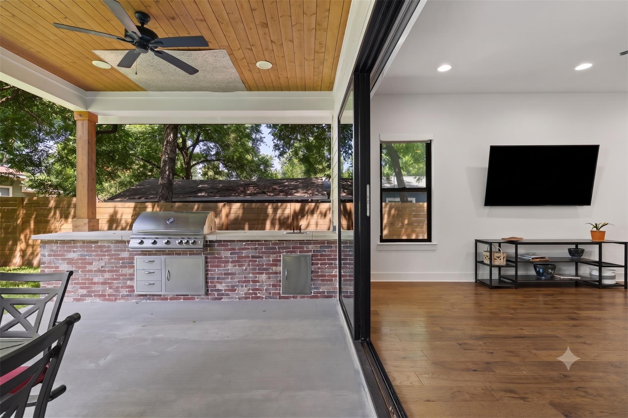 1212 Madison Ave — photo 5