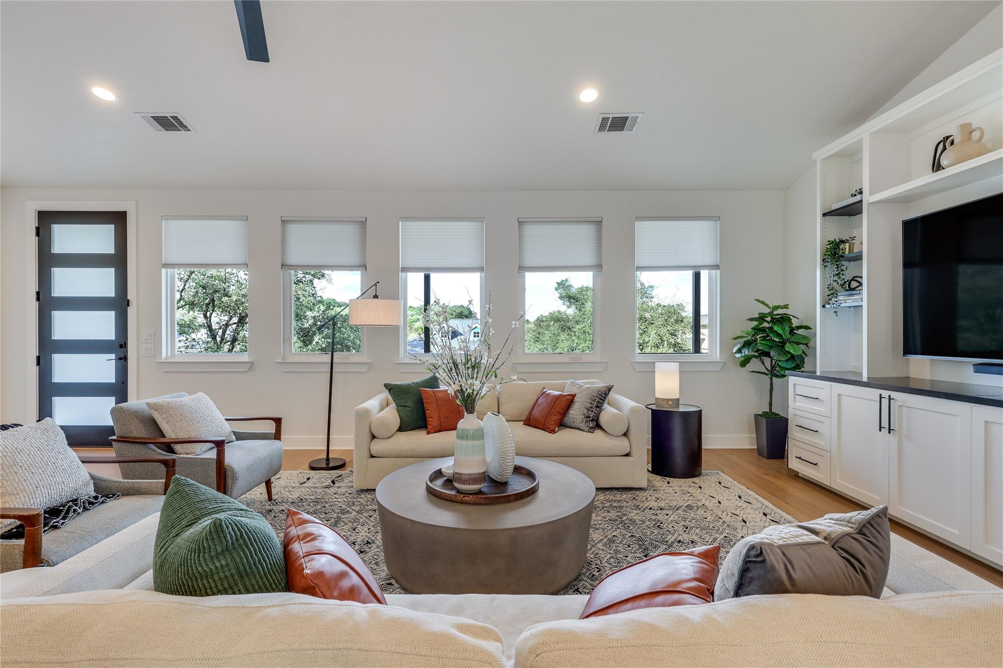 432 Venture BLVD — photo 4