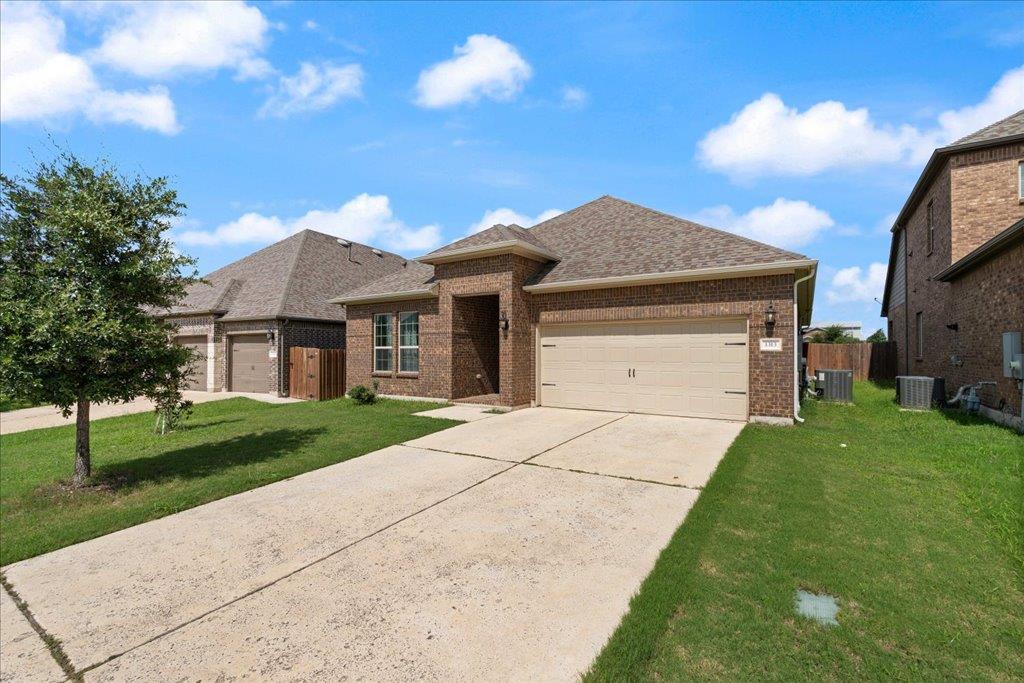 1313 Mustang Brook LN — photo 3