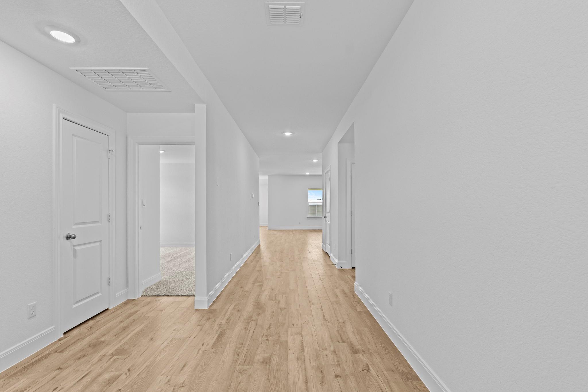127 Union Pacific DR — photo 3