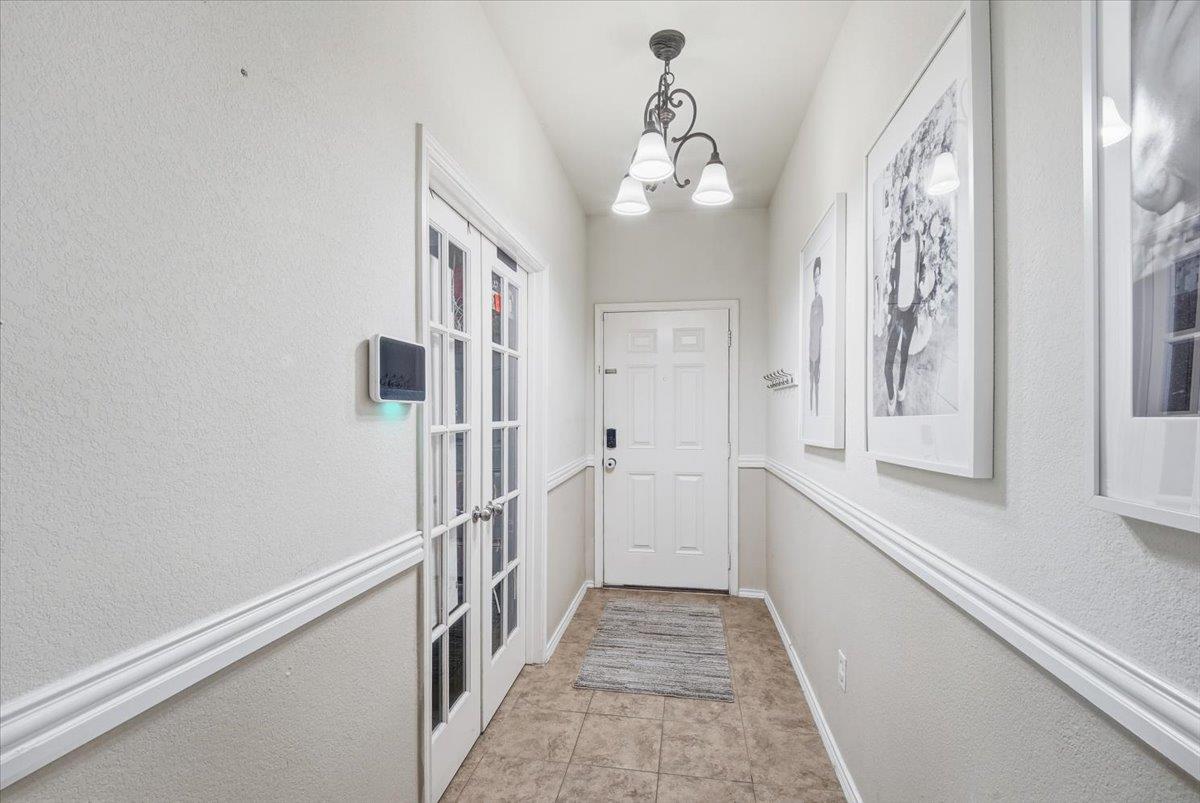 244 Martha DR — photo 3