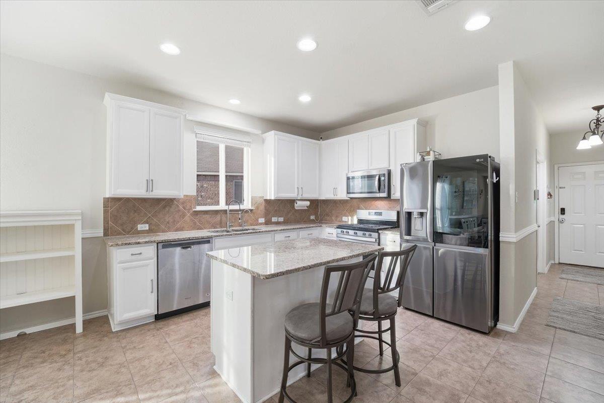 244 Martha DR — photo 4