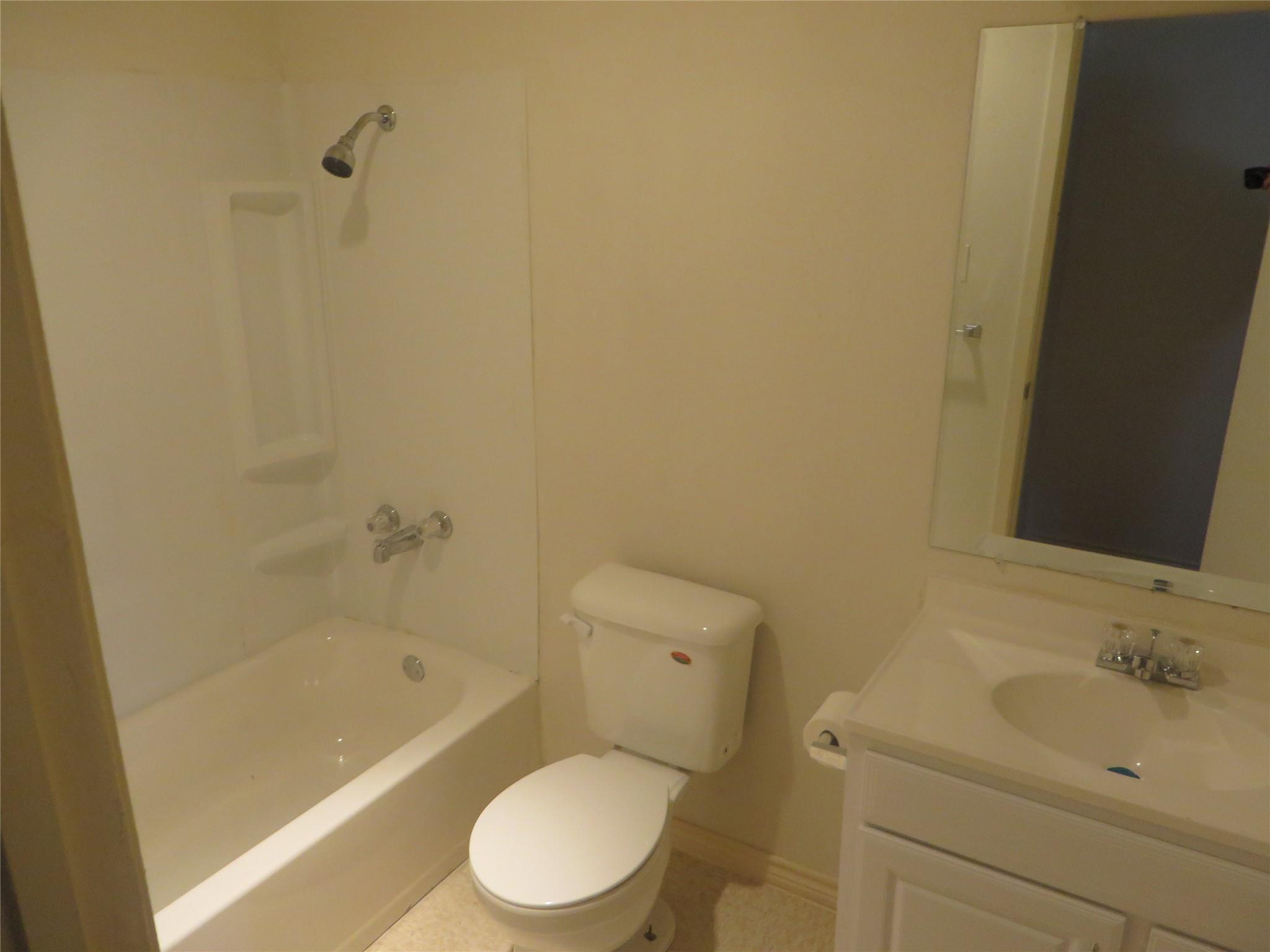 4511 Village CT — photo 4