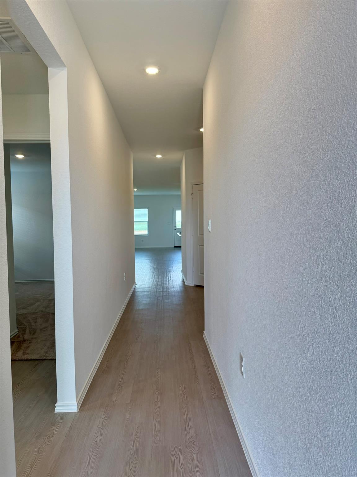 106 Camargue Dr — photo 4