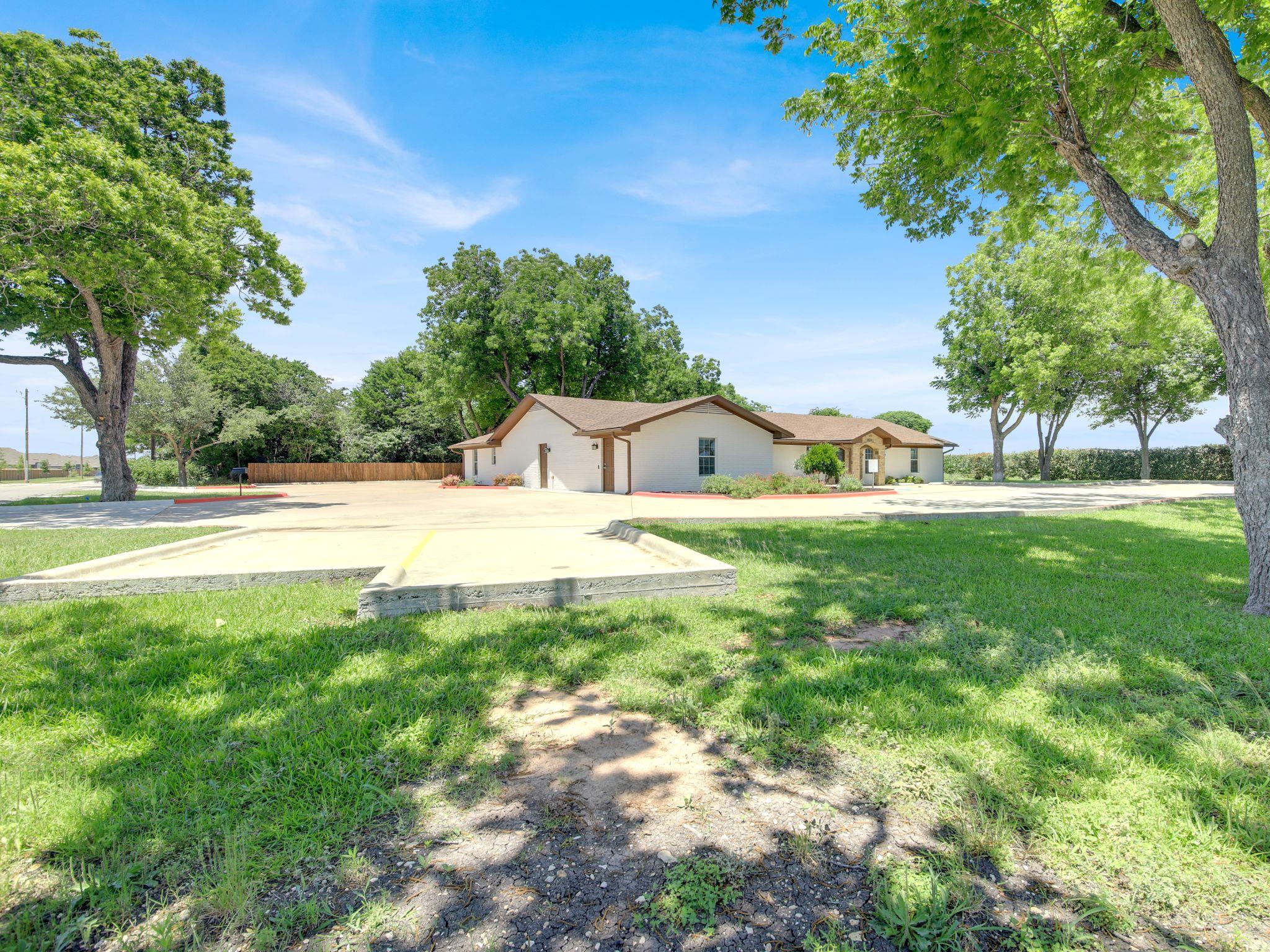 404 Carlos G Parker BLVD — photo 4