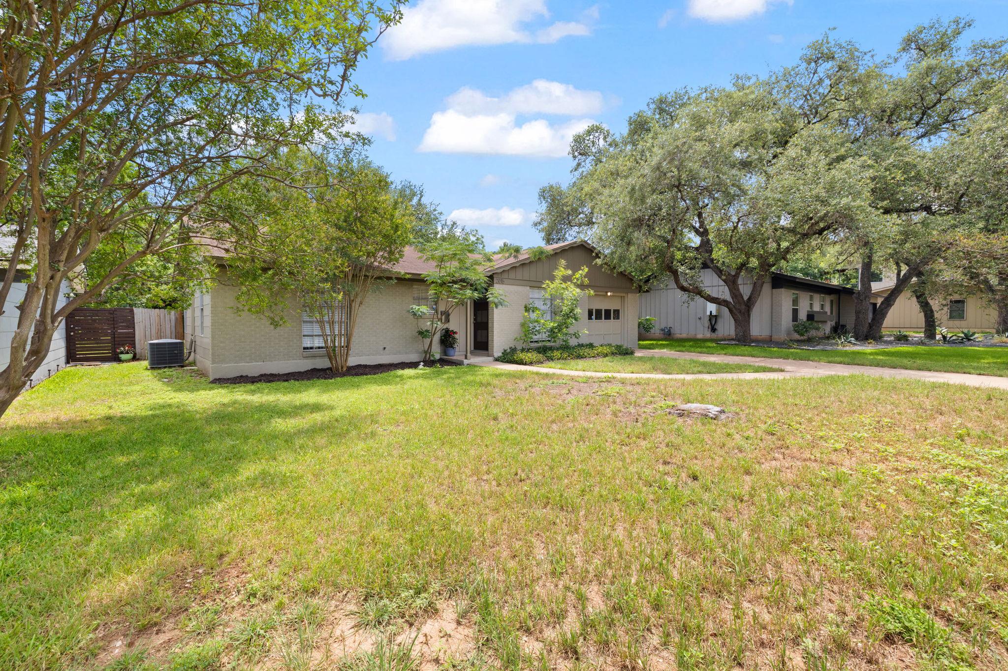 2015 Fair Oaks DR — photo 3
