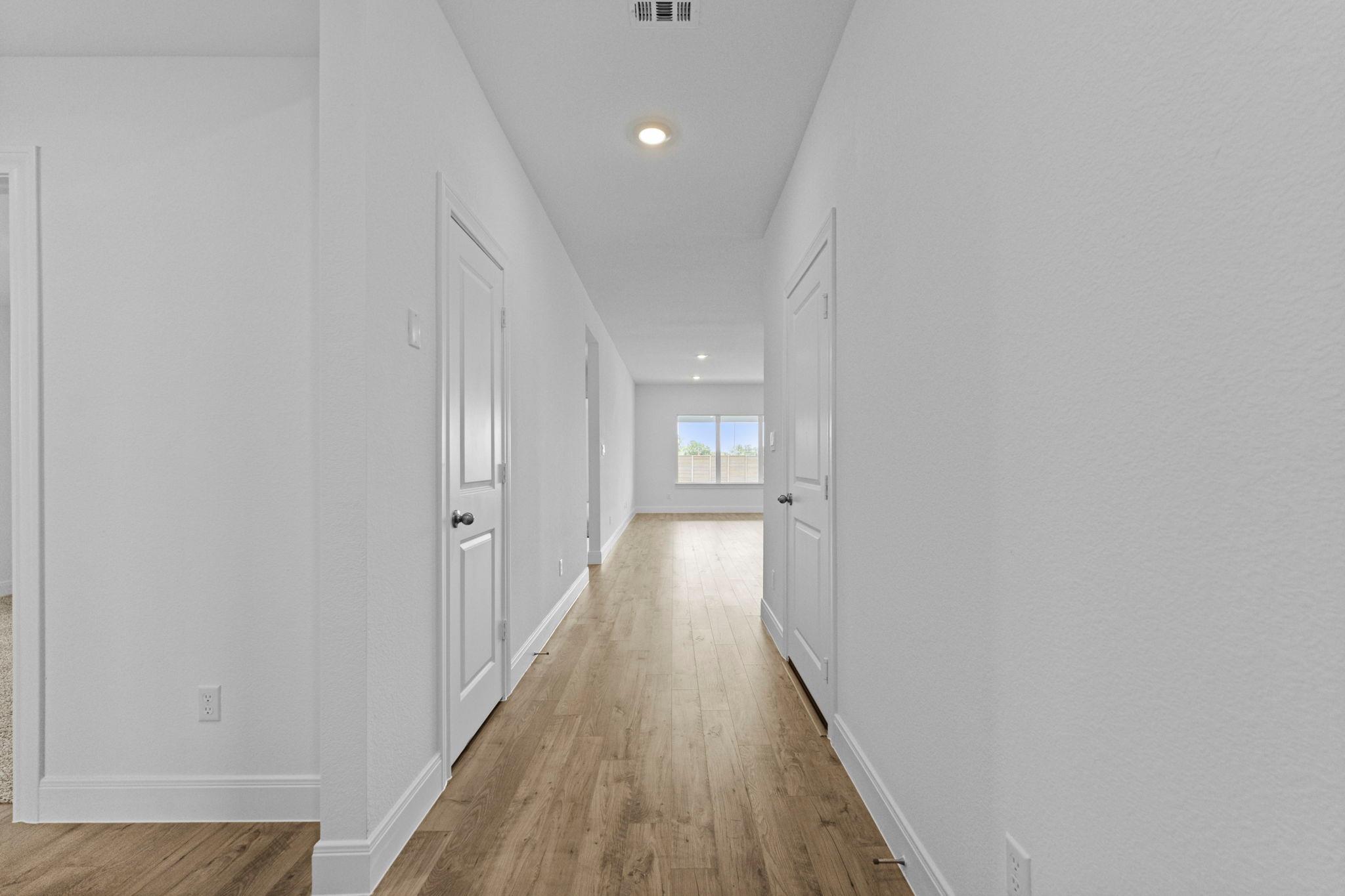 119 Union Pacific DR — photo 3
