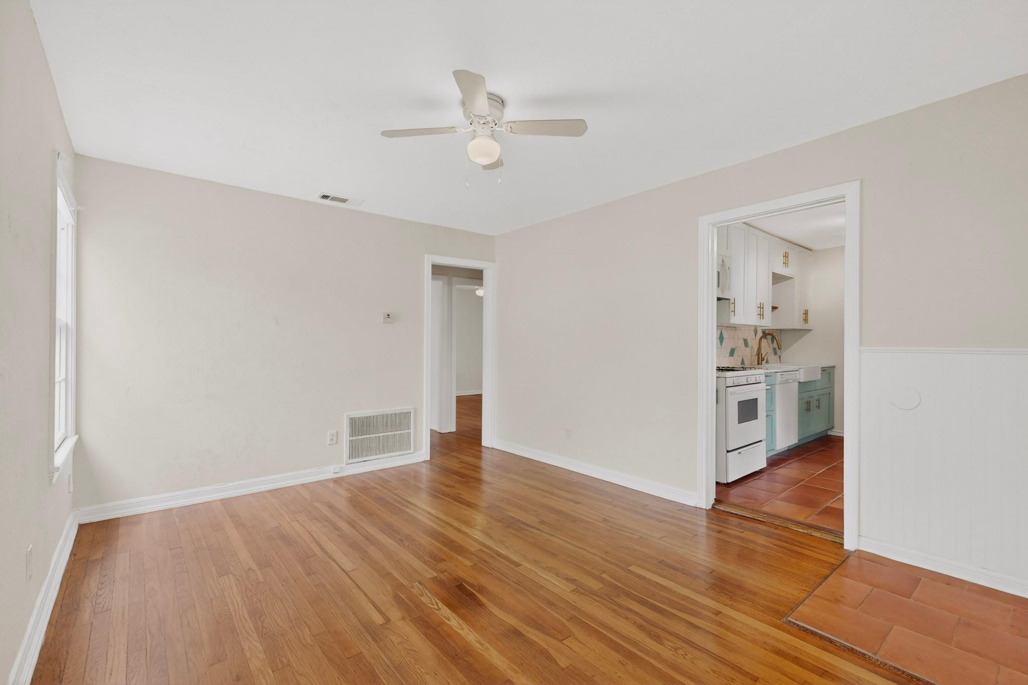 1421 Berene Ave — photo 4