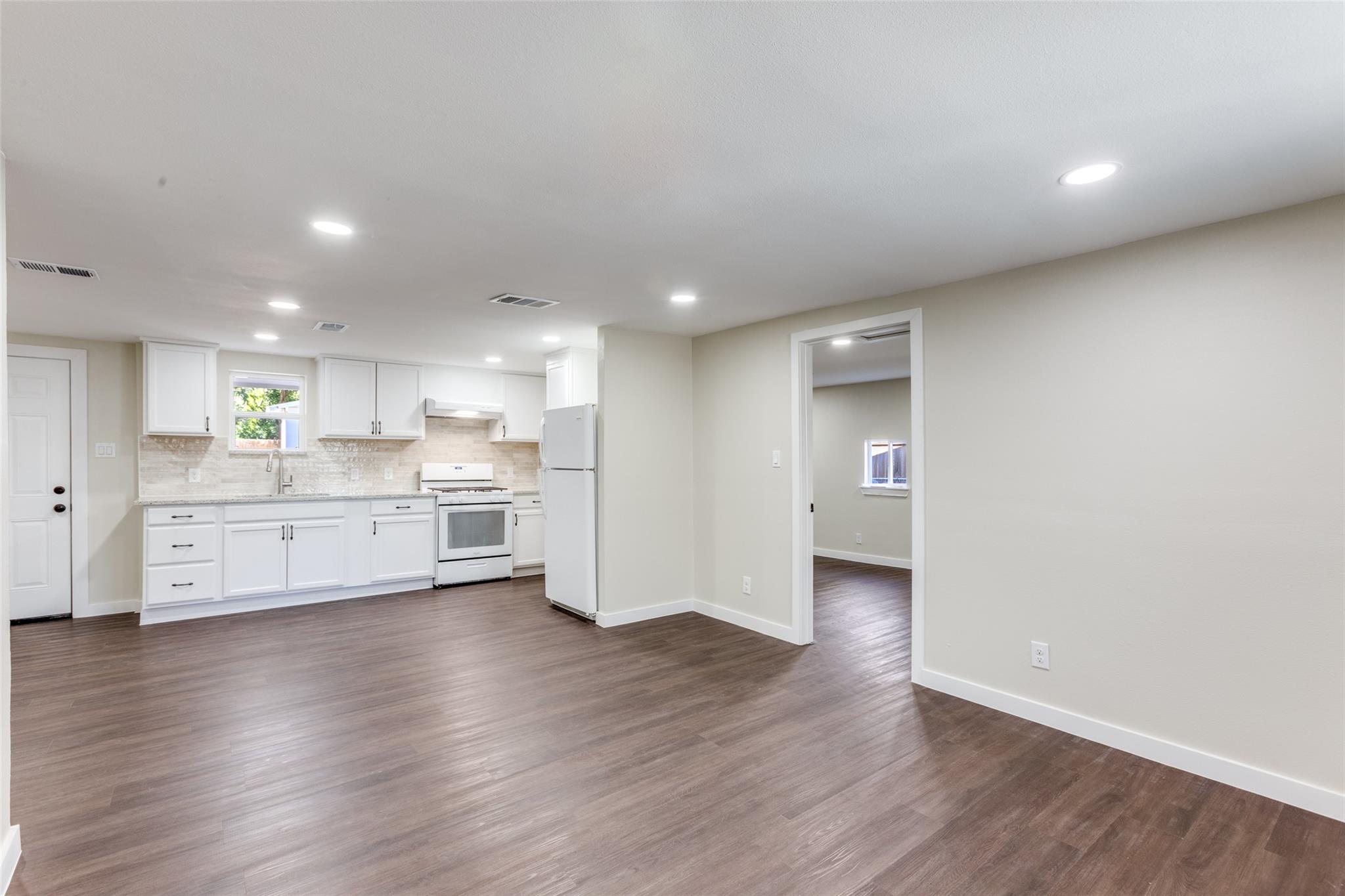 1118 Spur ST — photo 4