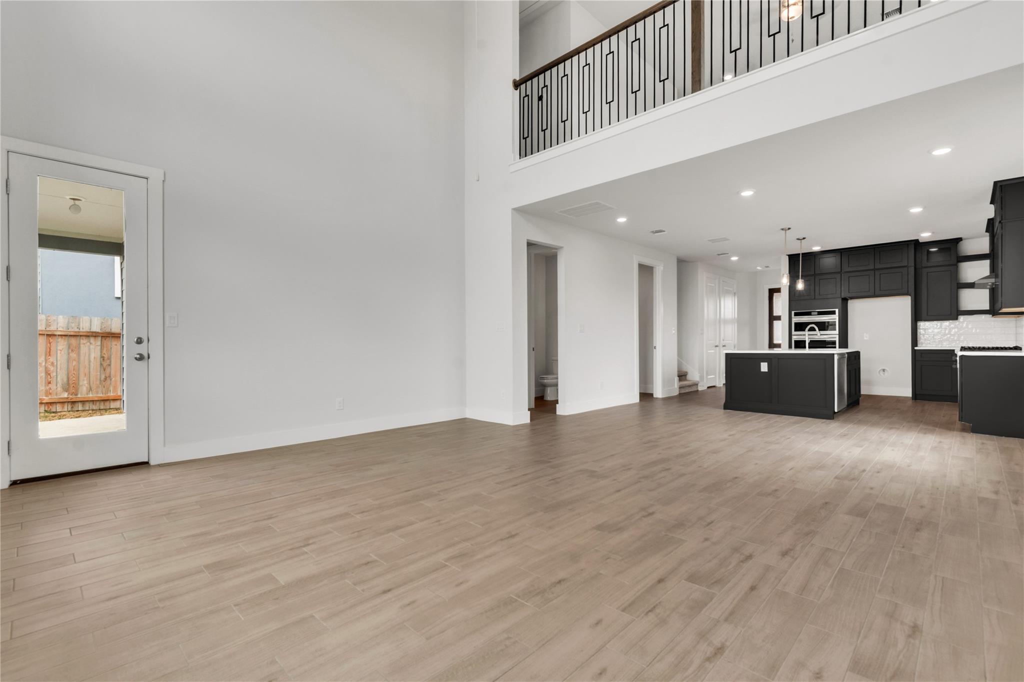 8500 Red Bottle Brush RD — photo 5