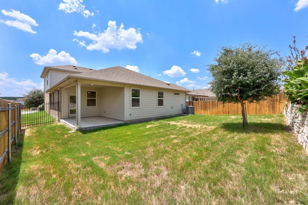10601 Seguin ST — photo 4