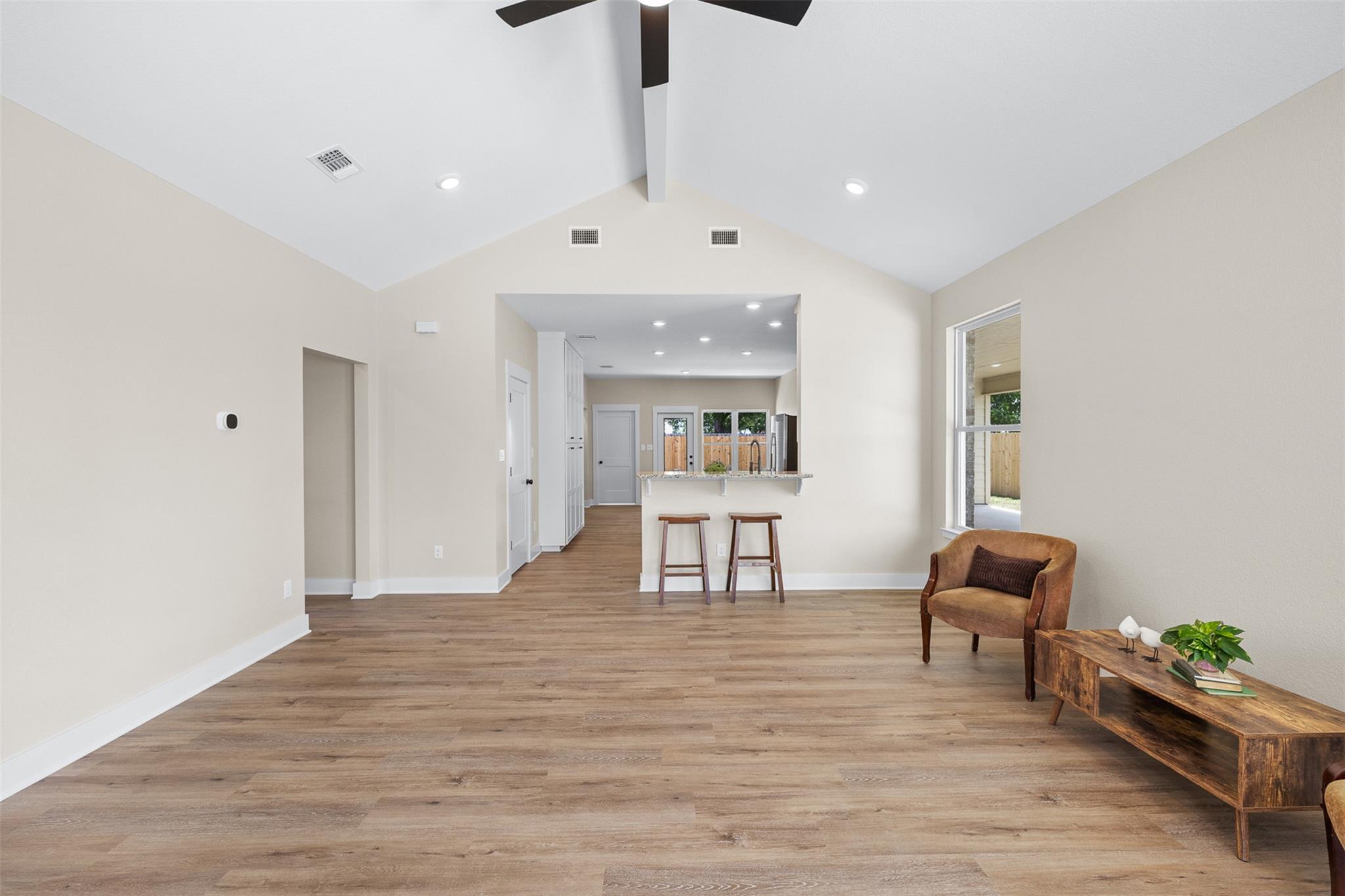 1004 White Tail CV — photo 4
