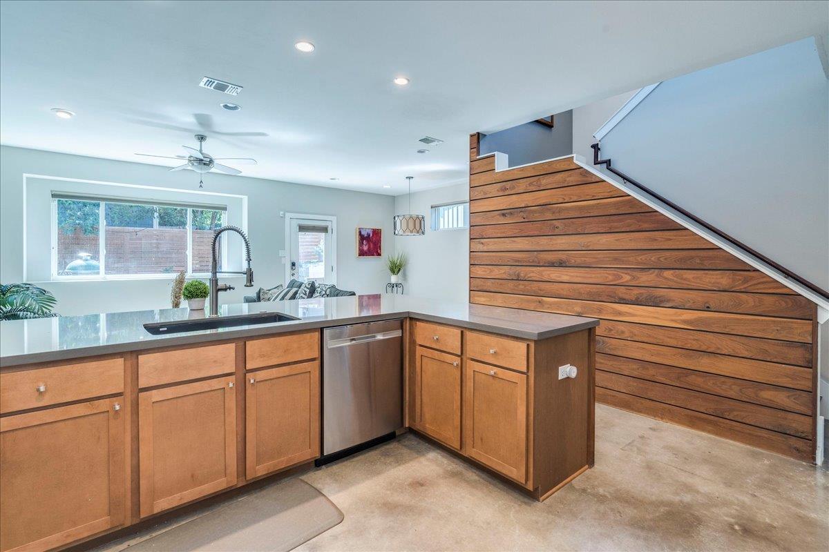 3505 Villa CT #11 — photo 4