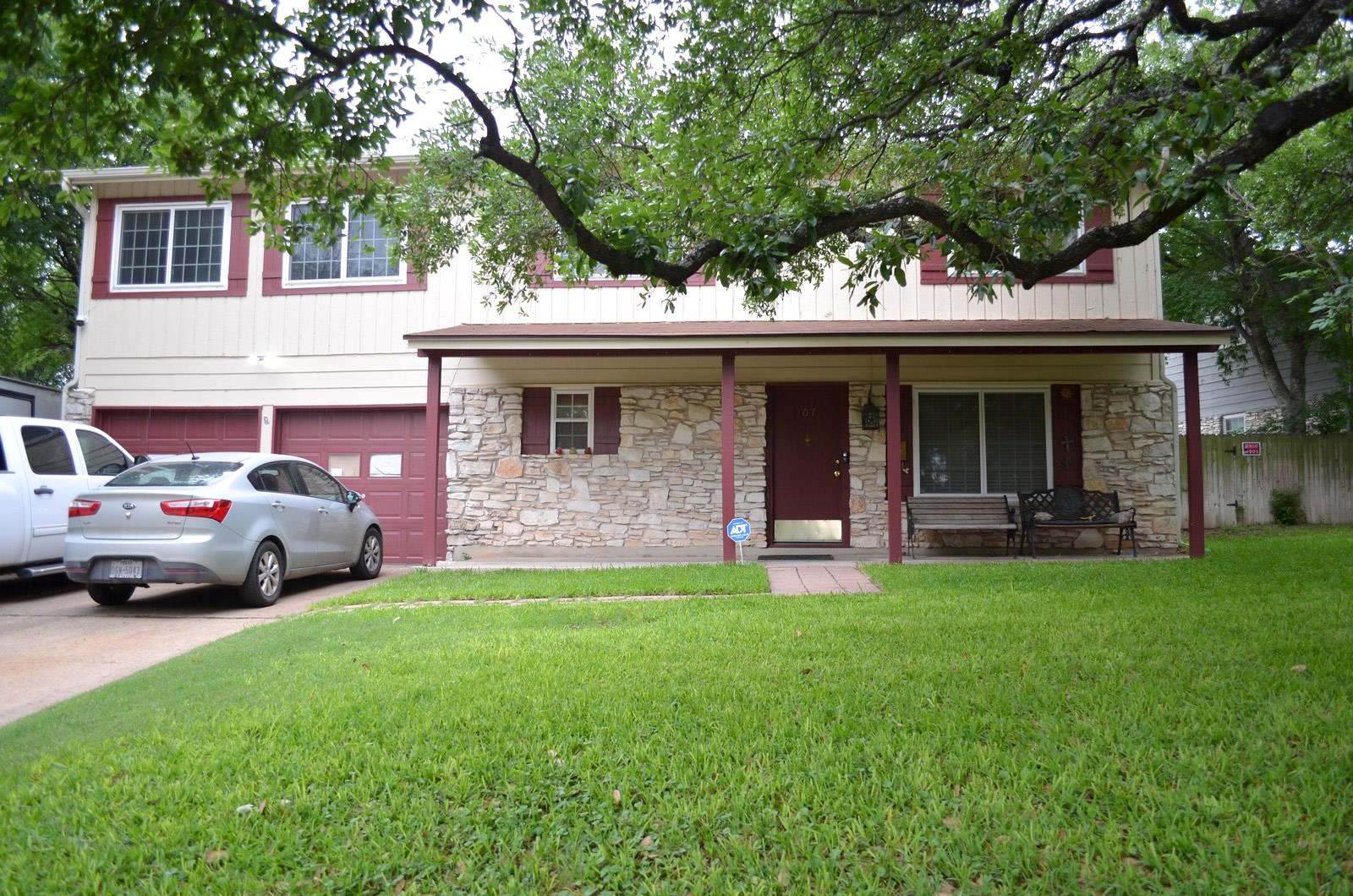907 Pepperell CT — photo 3