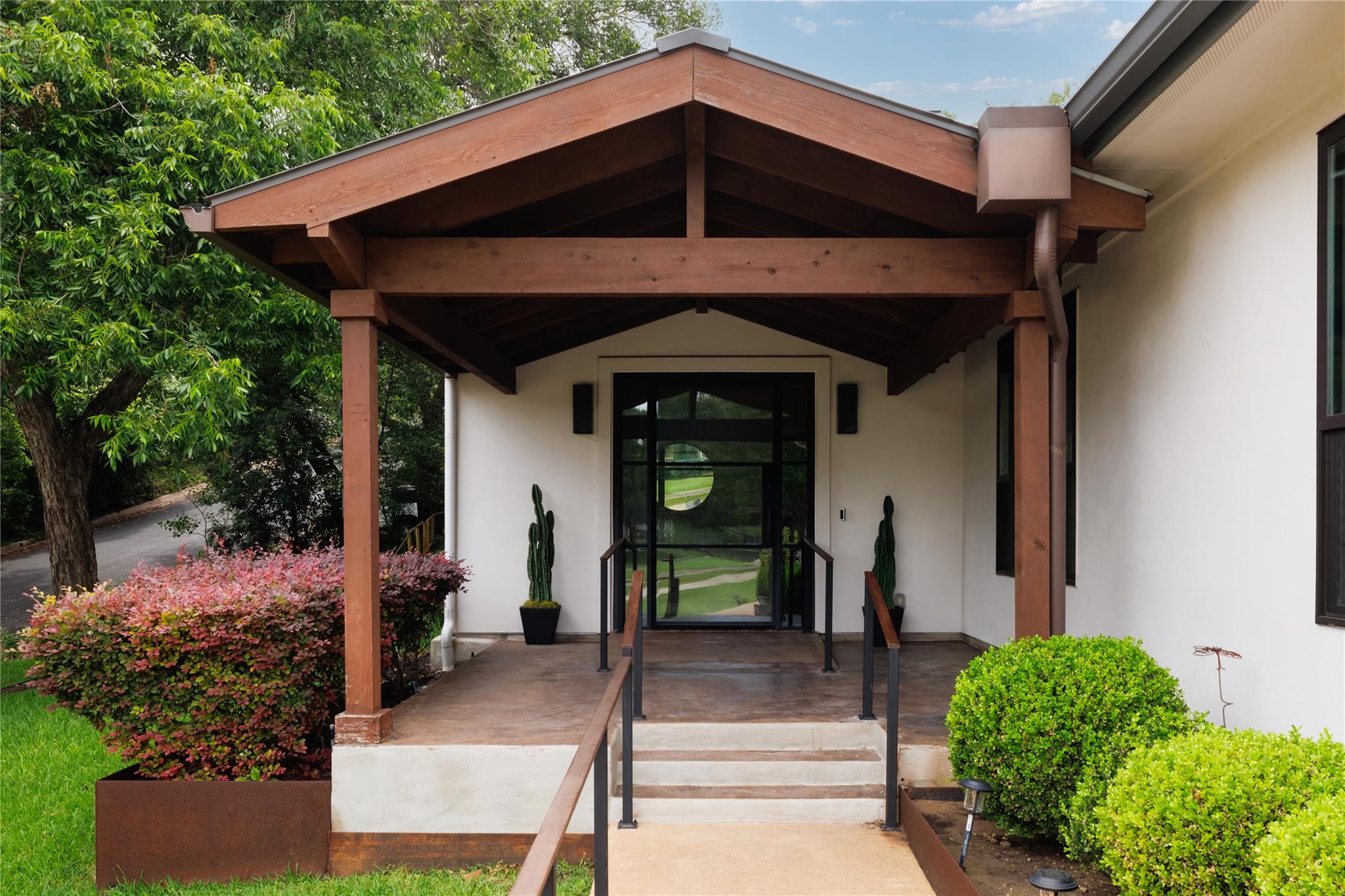 3511 Arrowhead DR — photo 3