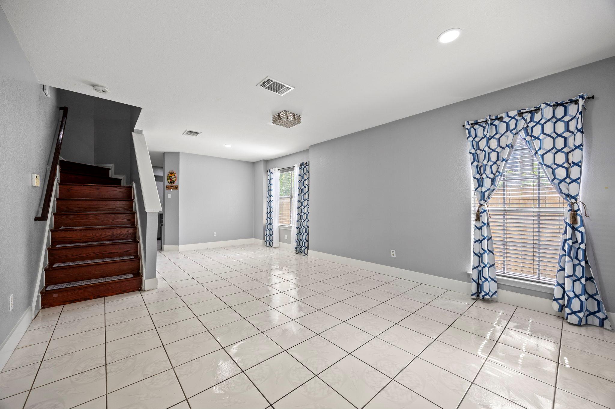 908 Tayside DR — photo 4