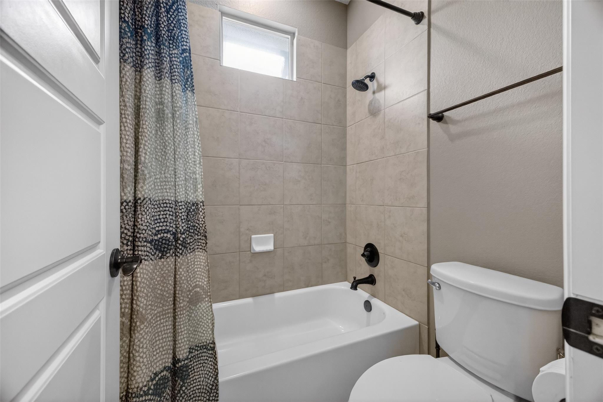 4017 Benetton WAY — photo 5
