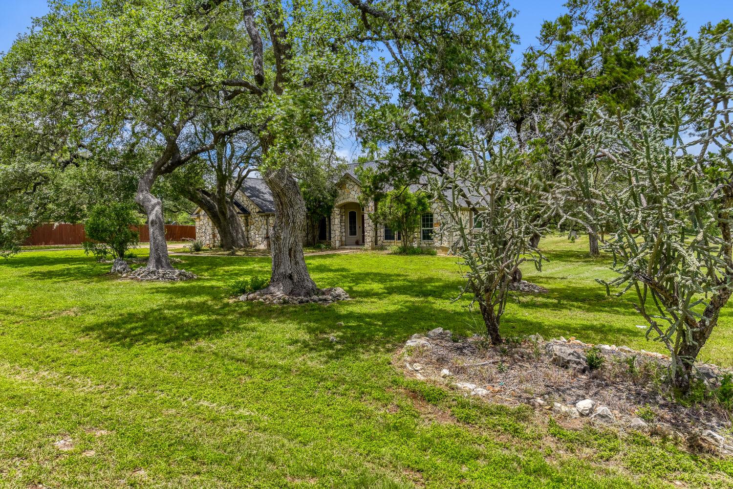 330 Humphrey DR — photo 3
