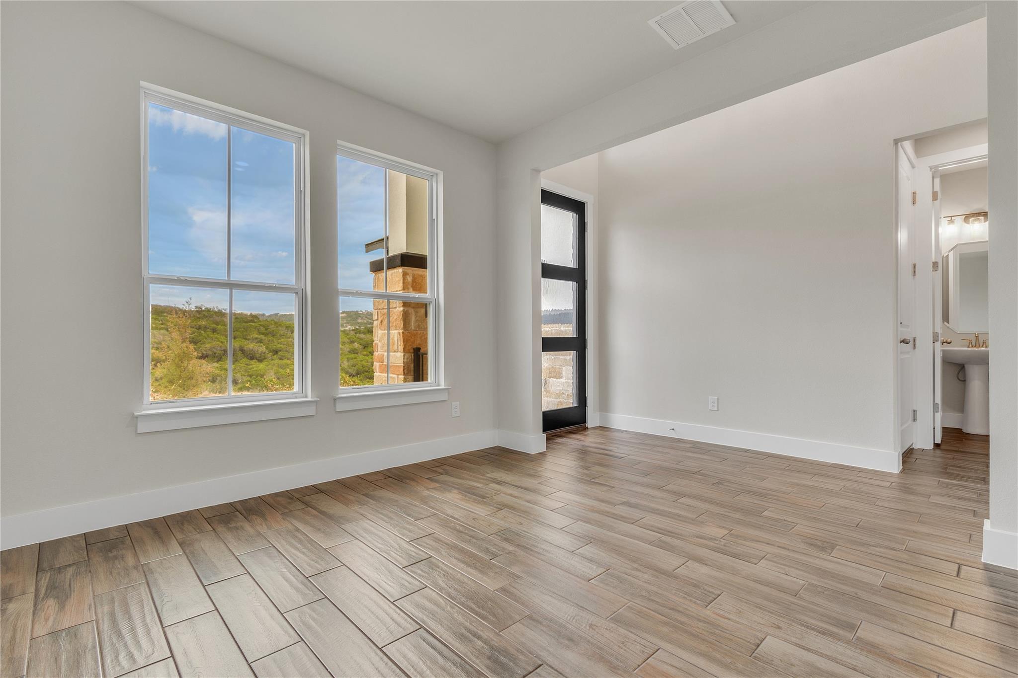 8424 Red Bottle Brush RD — photo 4