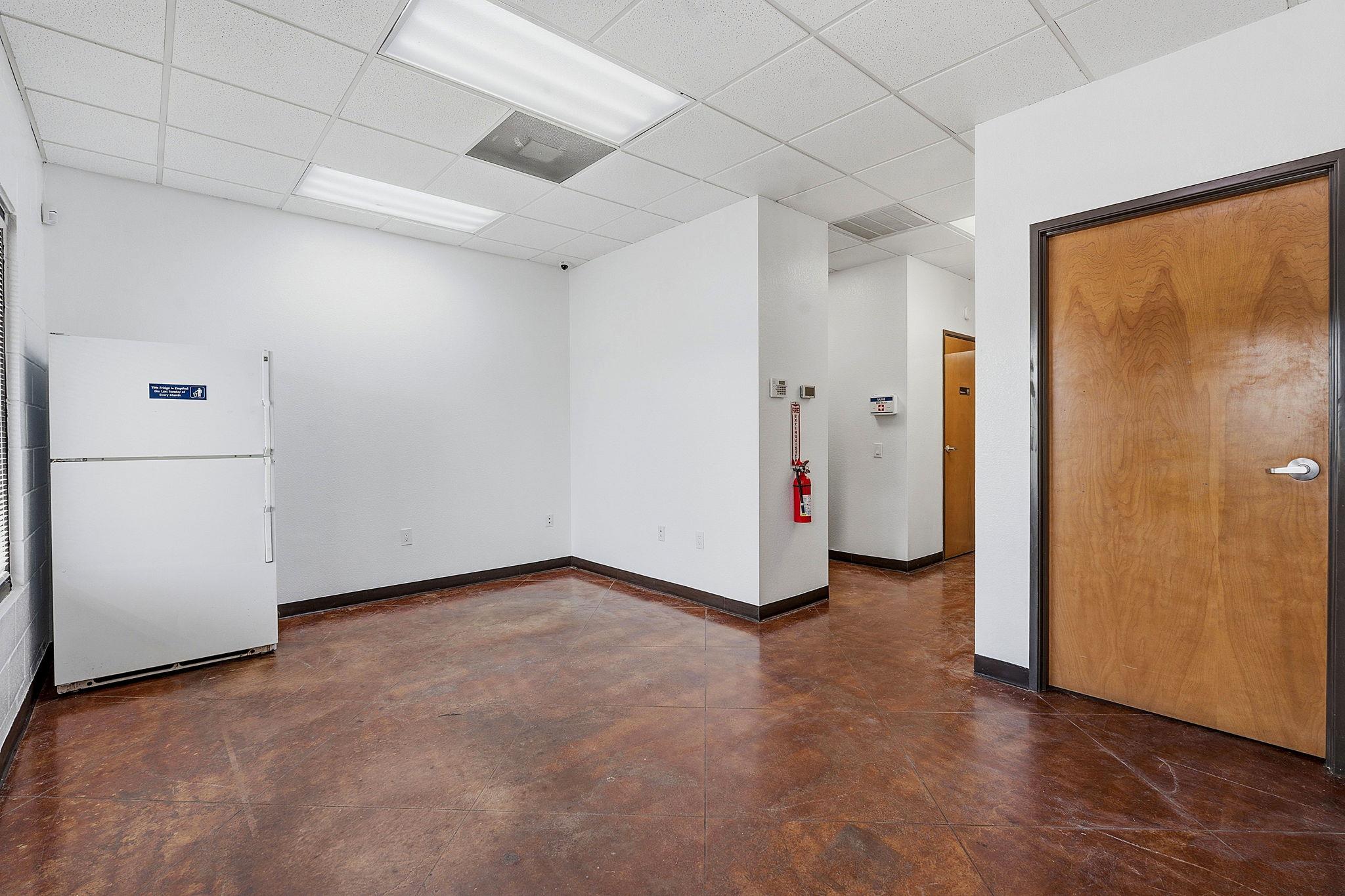 2100 Highway 290 #A — photo 4