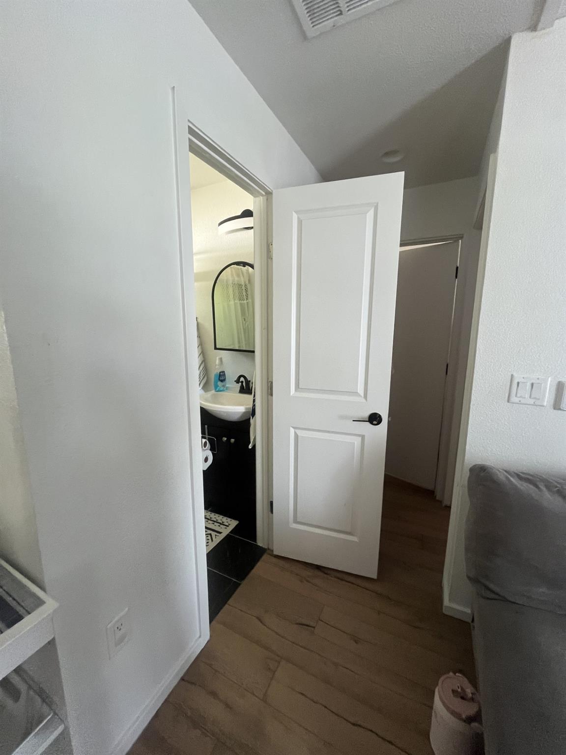 204 Carpenter Ave — photo 5