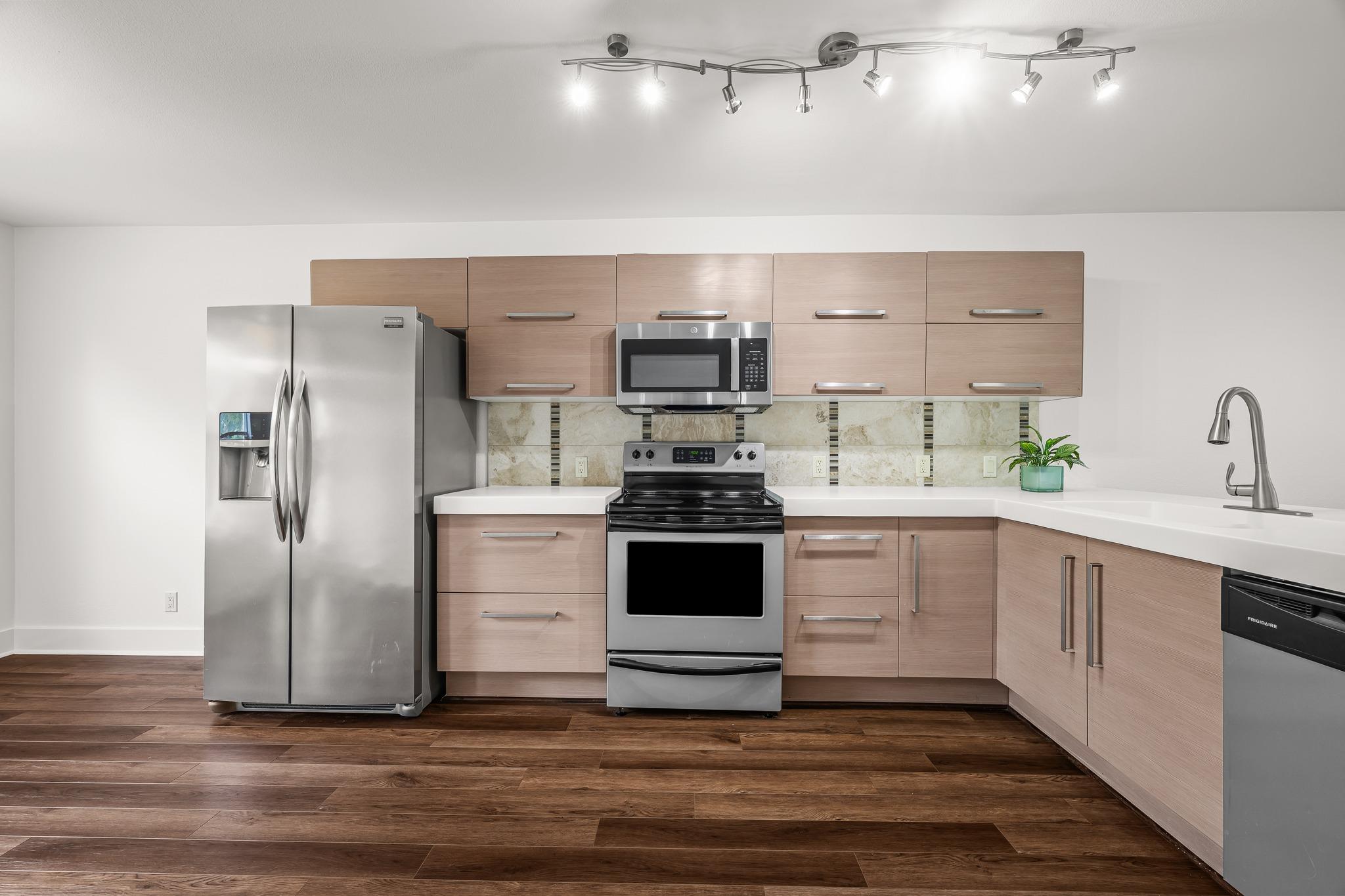 1101 Grove BLVD #208 — photo 3