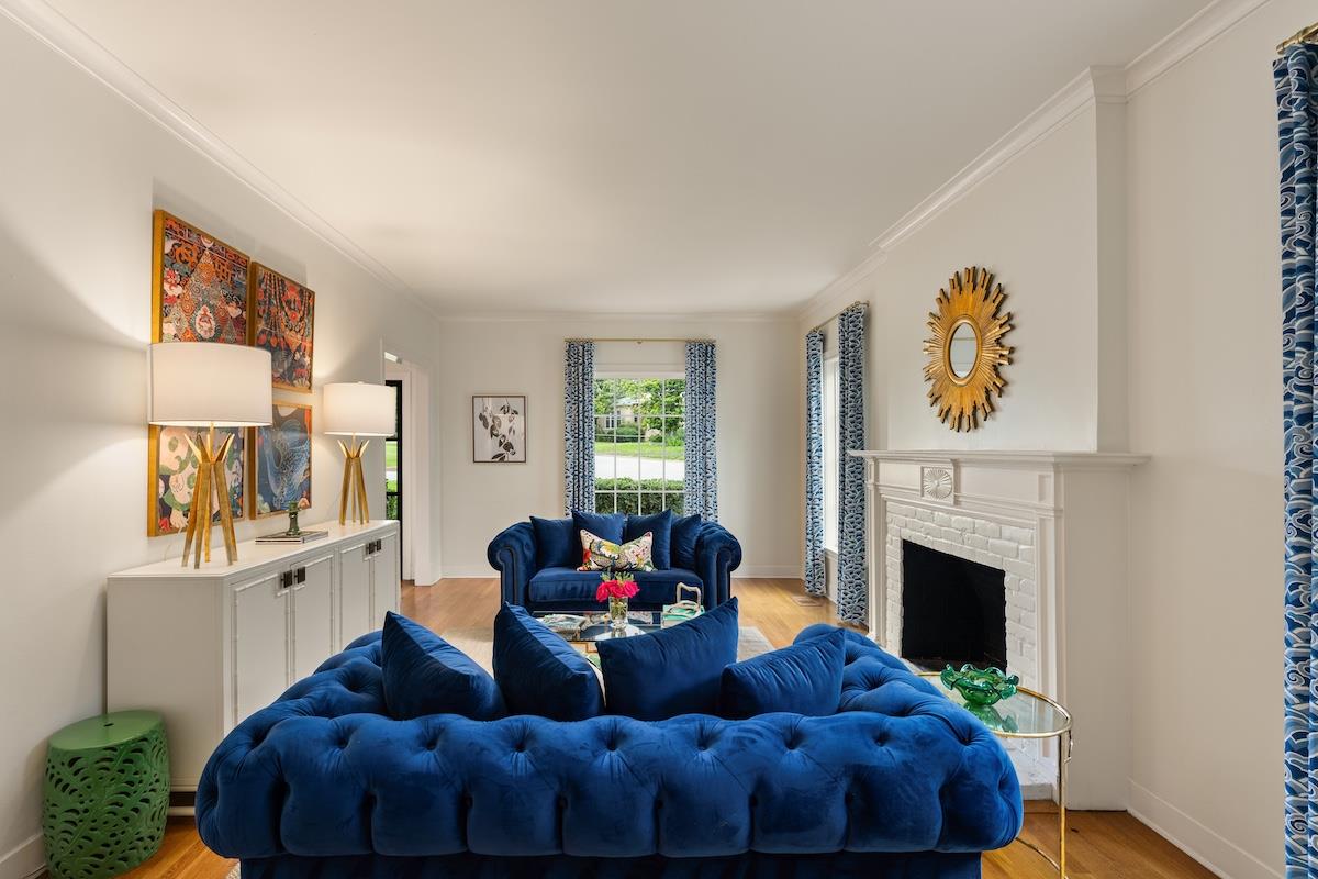 1015 Gaston Ave — photo 4