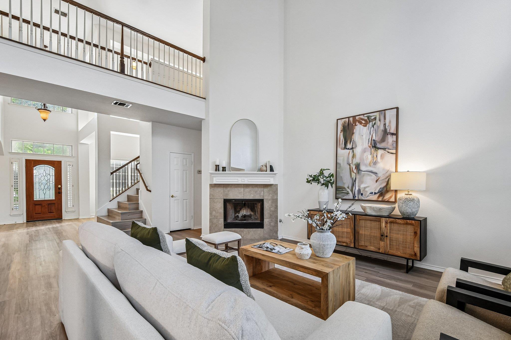 4002 Lord Byron CIR — photo 4