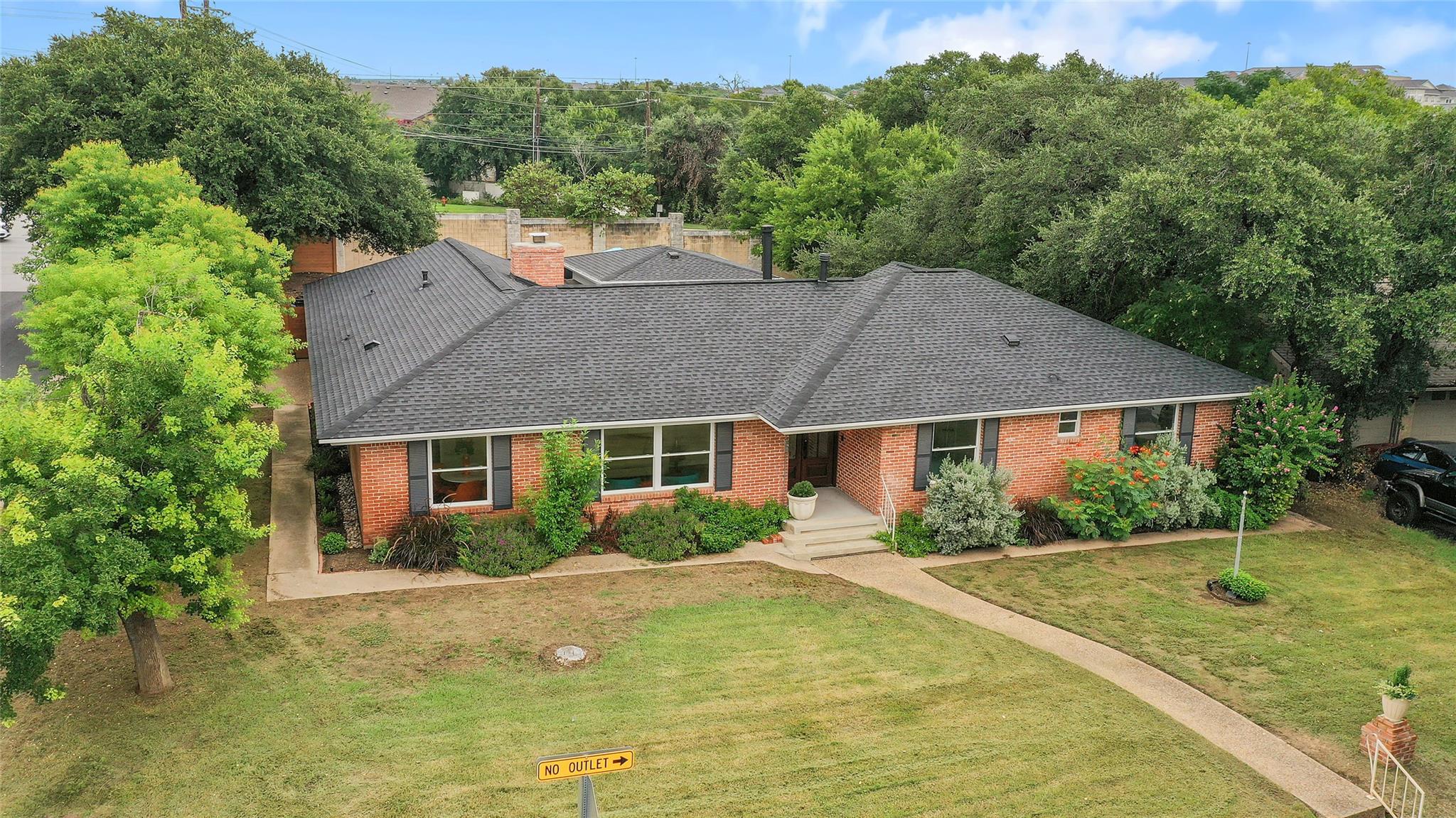 1308 Cardinal Hill CIR — photo 4