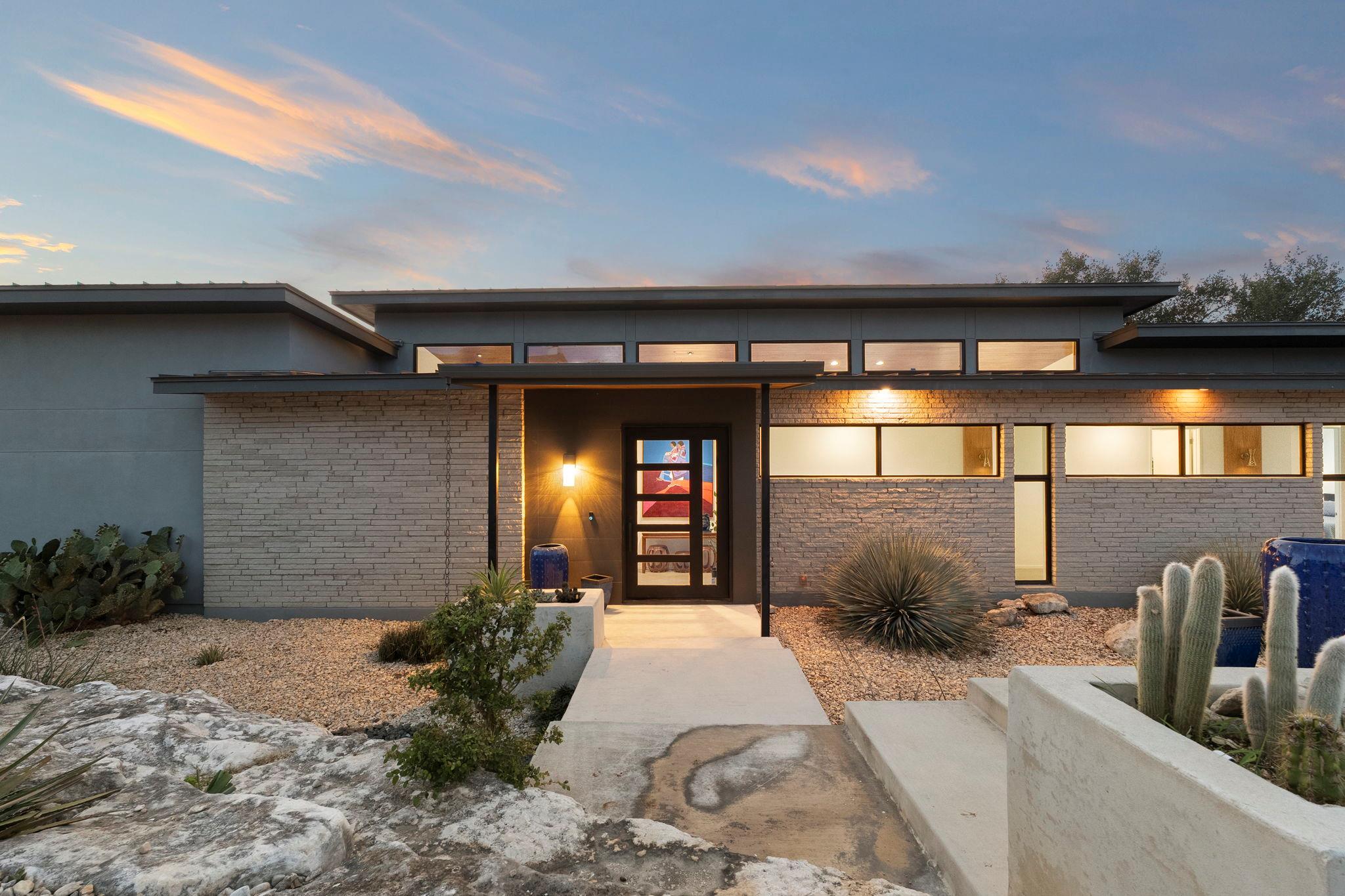 352 Arthur CT — photo 5