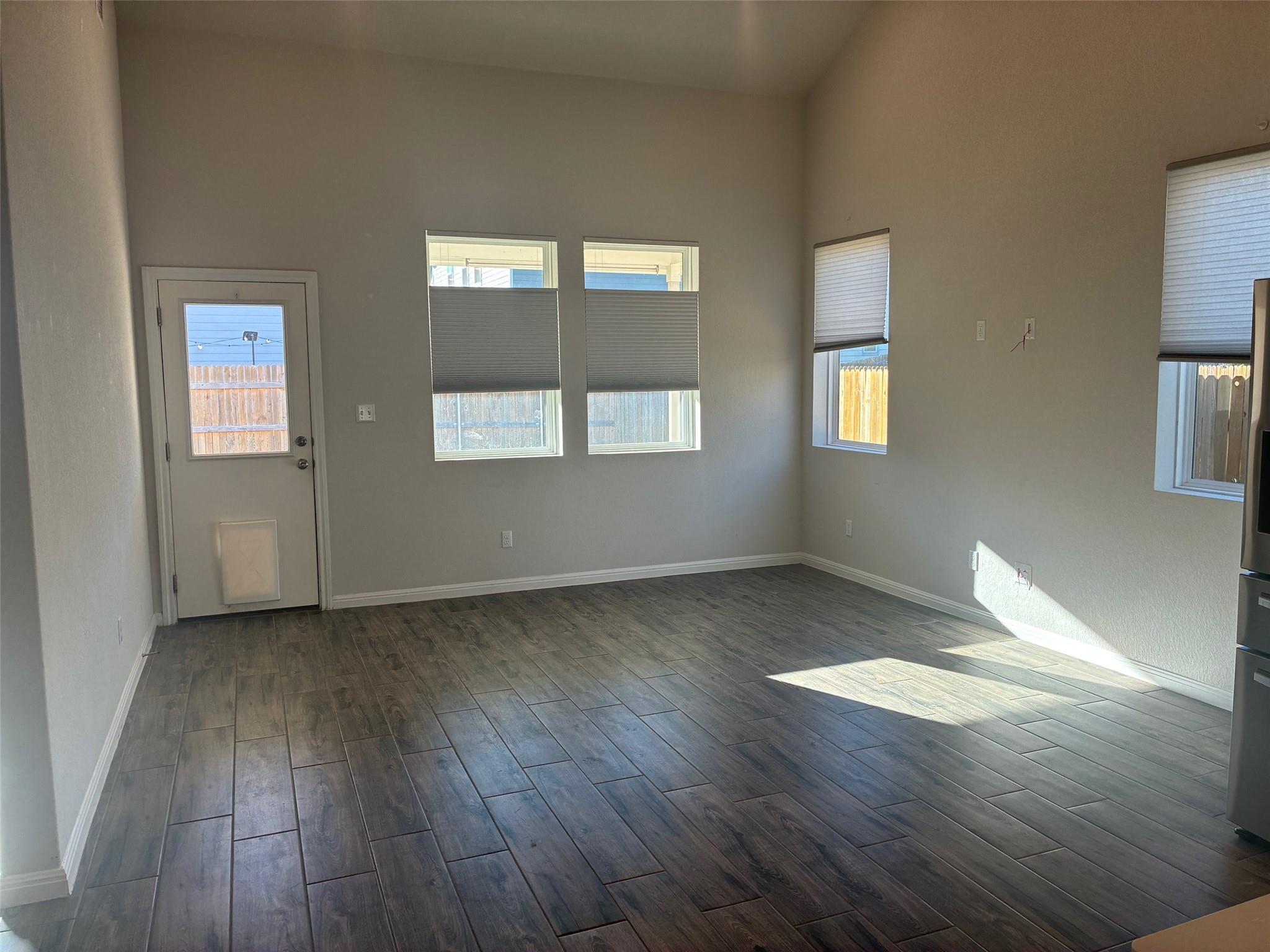 2509 Berryville LN — photo 4