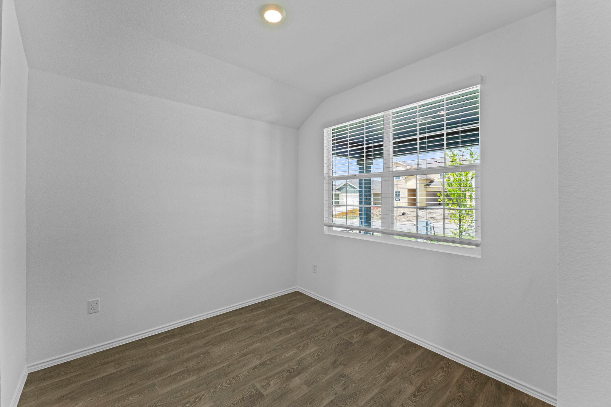 203 Balmorehea ST — photo 4