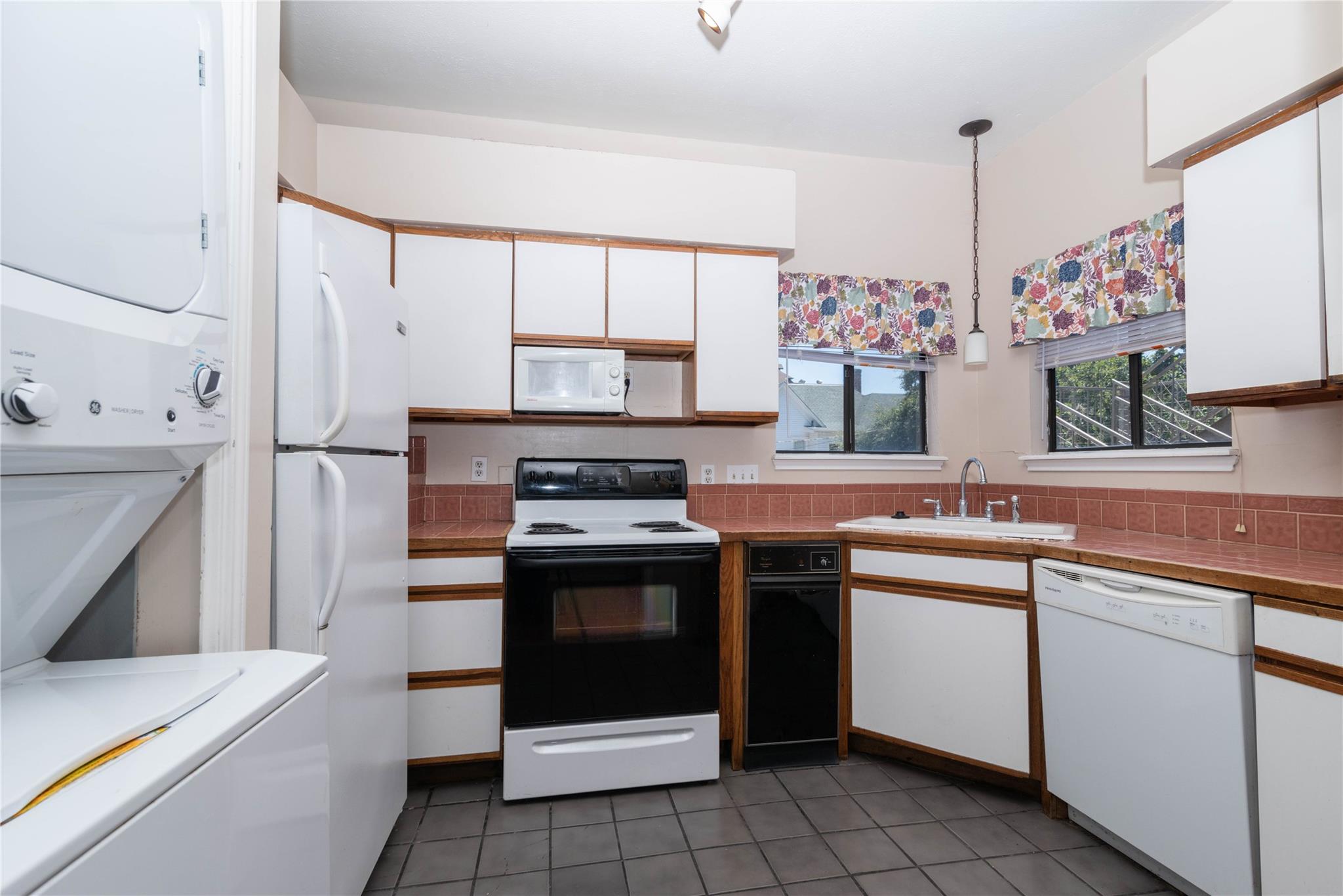 310 Pat Garrison ST #8 — photo 4