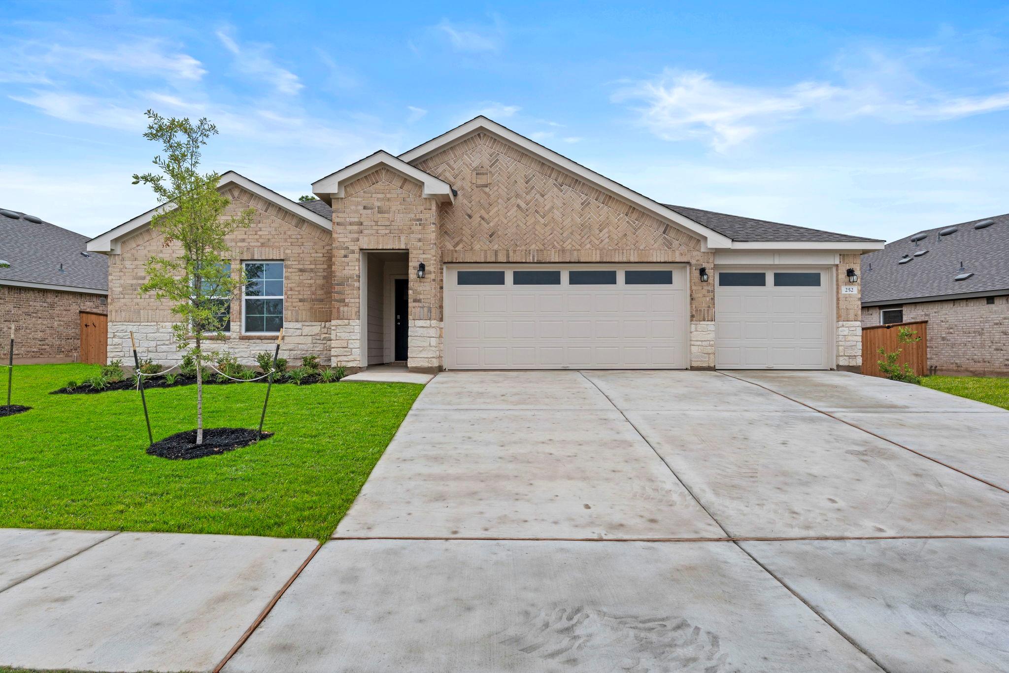 252 Rivers Edge DR