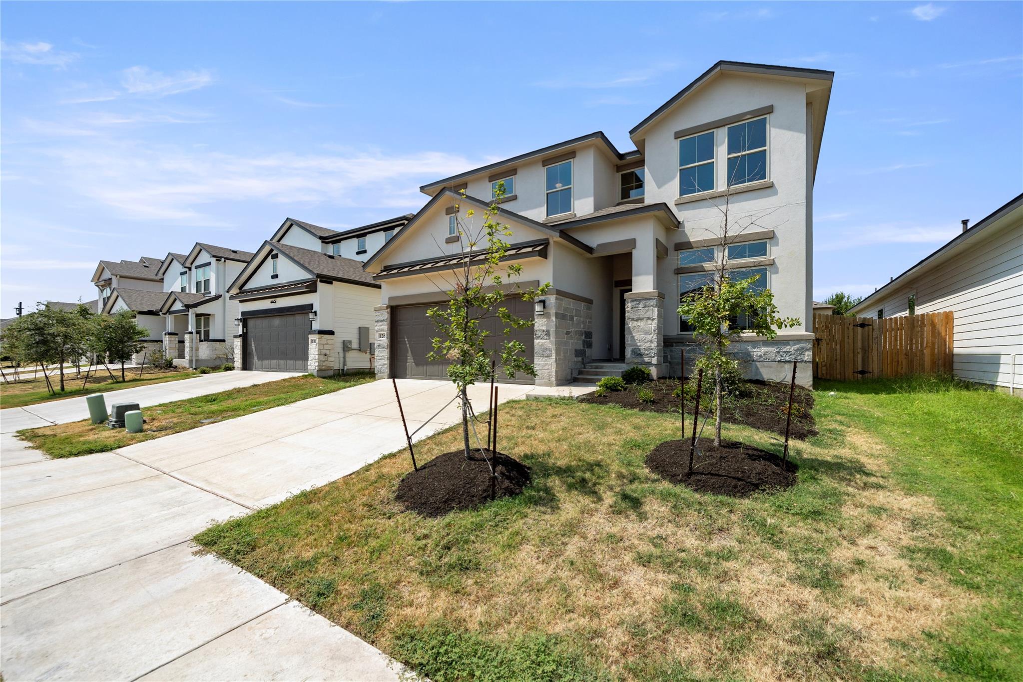 128 Comet Pointe DR — photo 3
