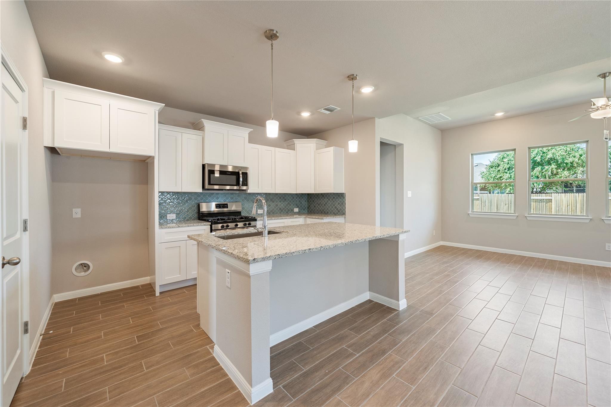 128 Comet Pointe DR — photo 5