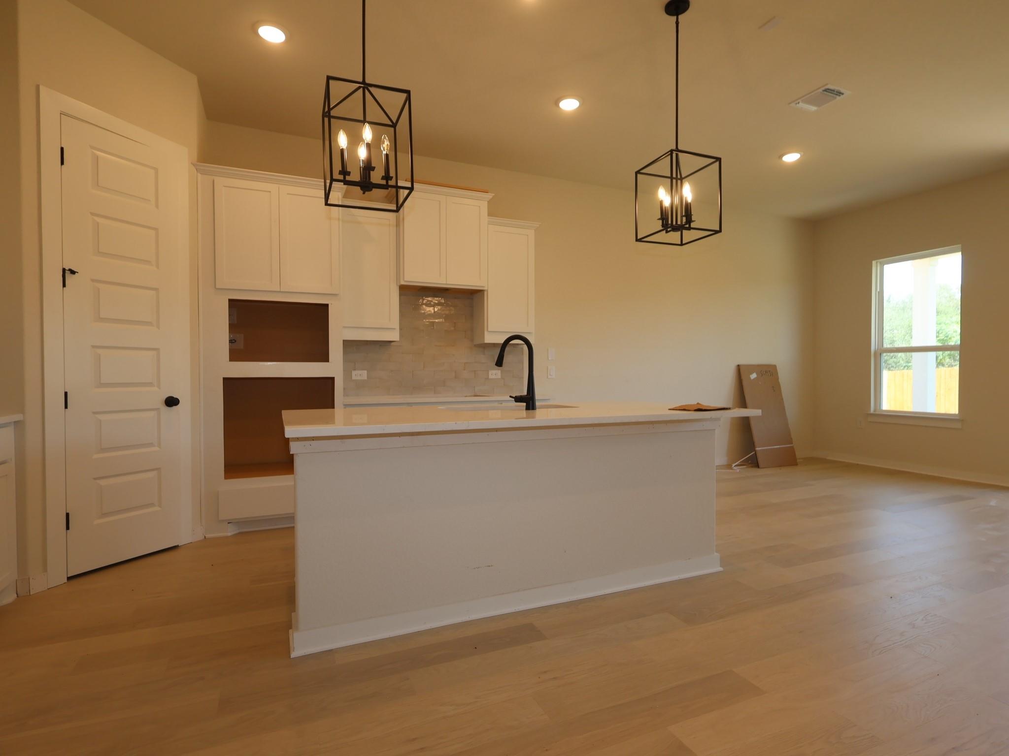 160 Champ Ave — photo 4