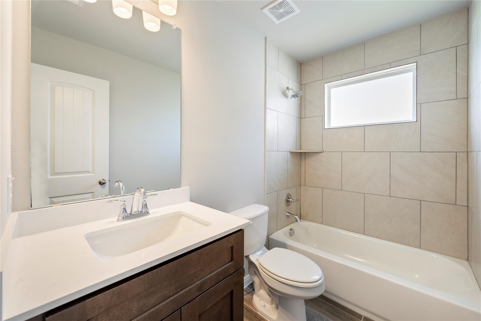 221 Comet Pointe DR — photo 5