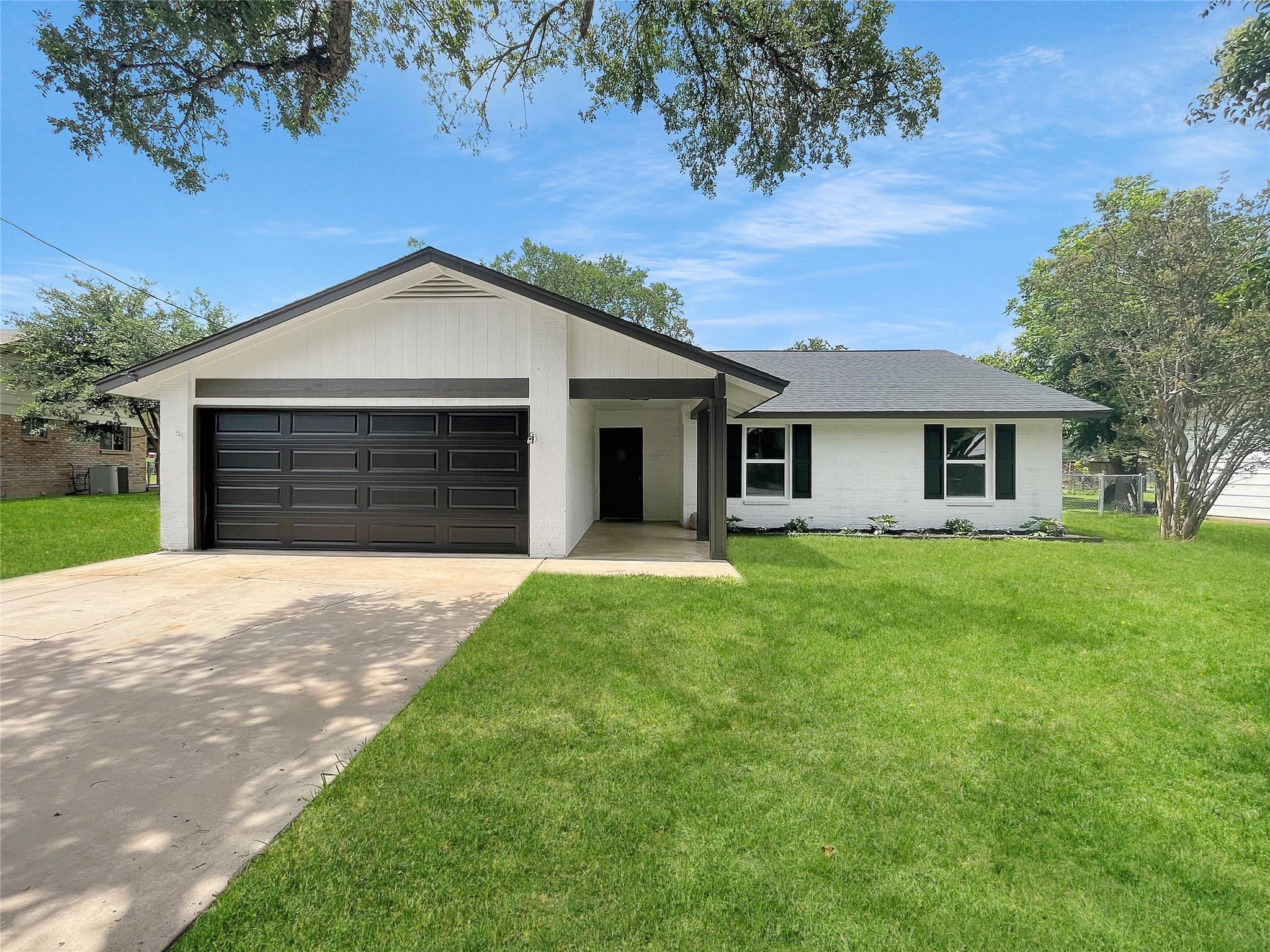 313 Golden Oaks DR — photo 3