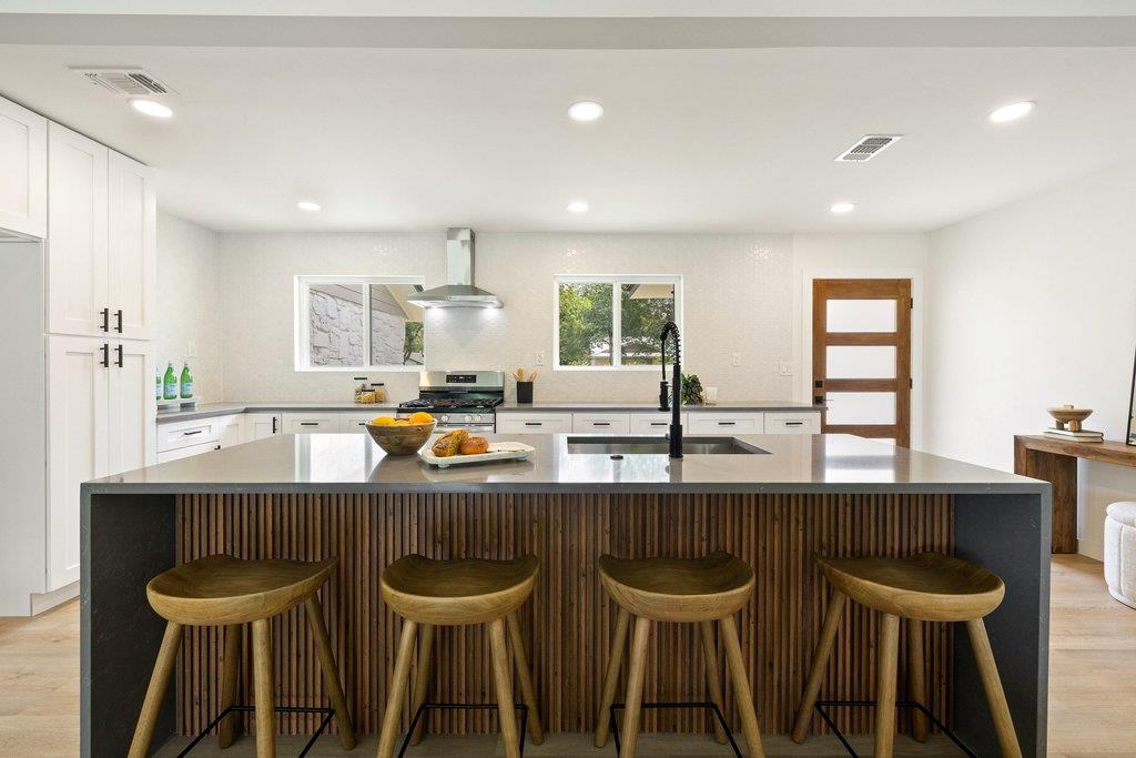 5400 Salem Hill DR — photo 3