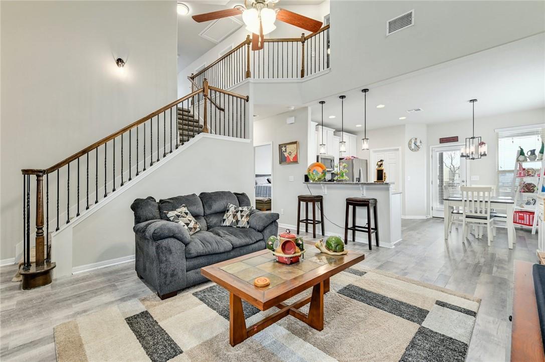 400 Lewisville LN — photo 4