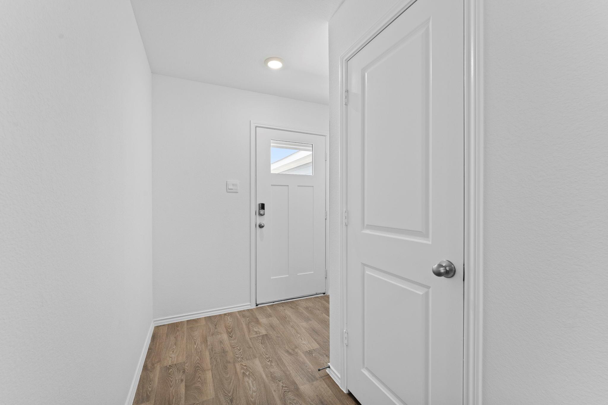 118 Schuenemann WAY — photo 3