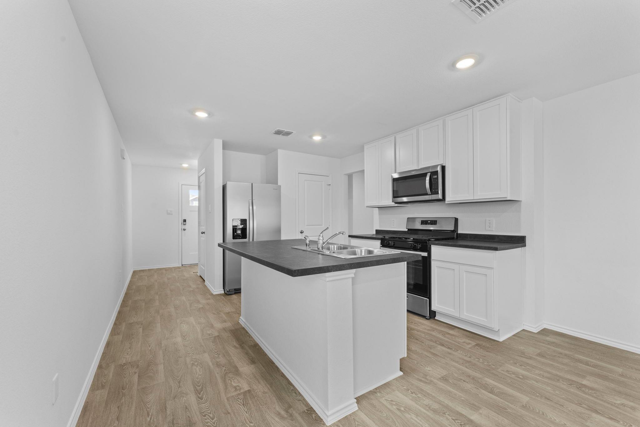 118 Schuenemann WAY — photo 5