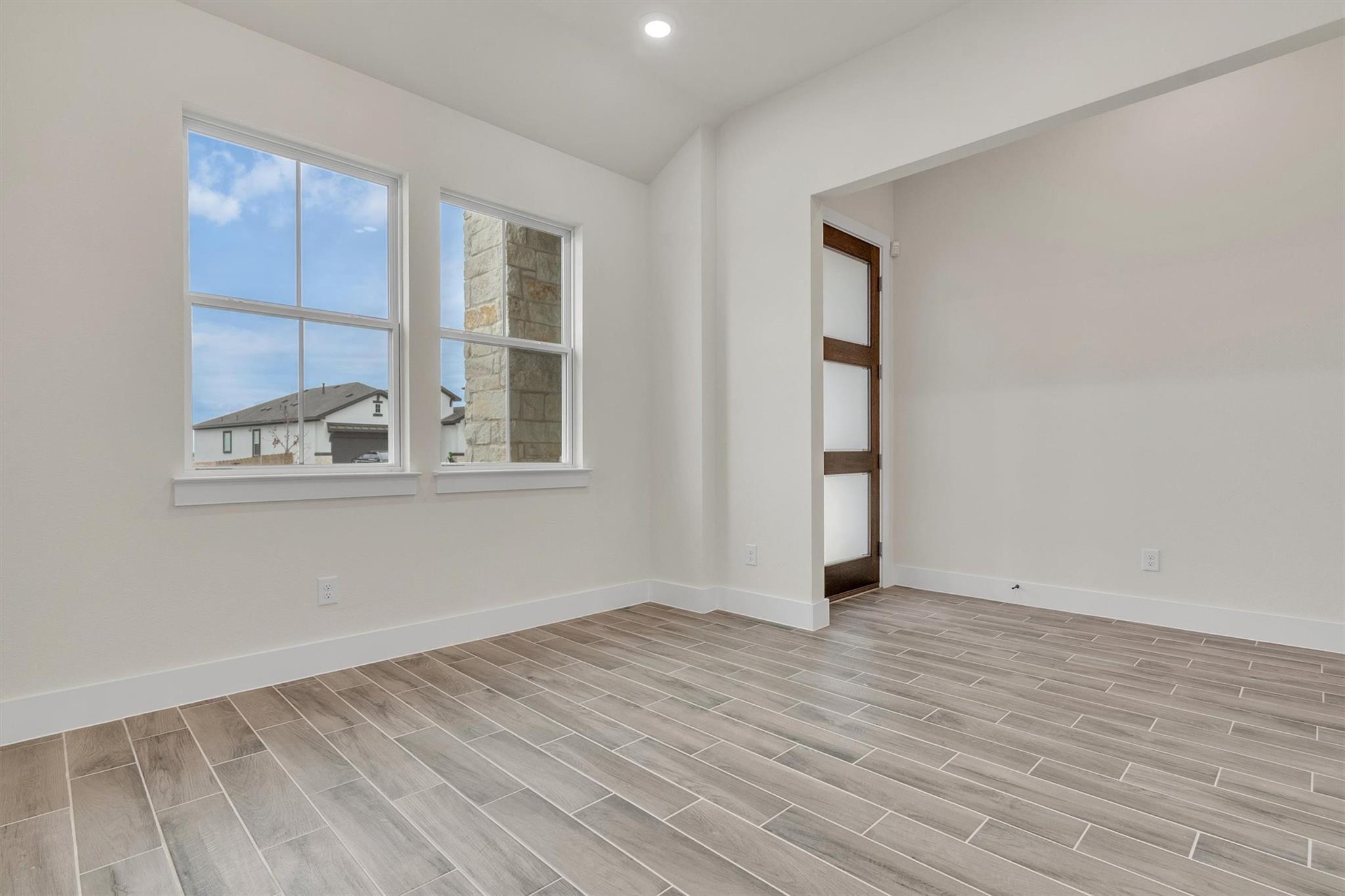 8502 Red Bottle Brush RD — photo 4