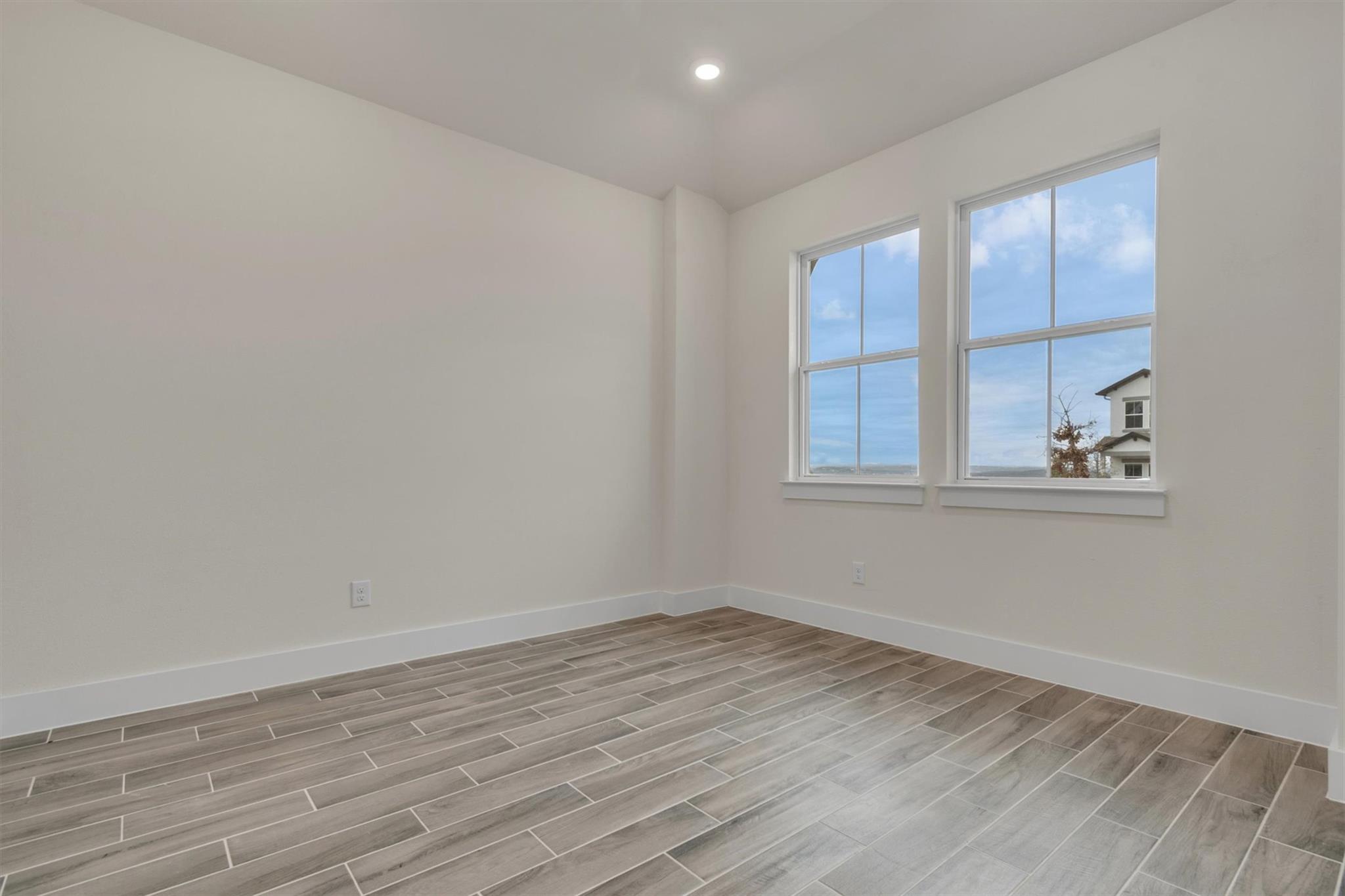 8502 Red Bottle Brush RD — photo 5