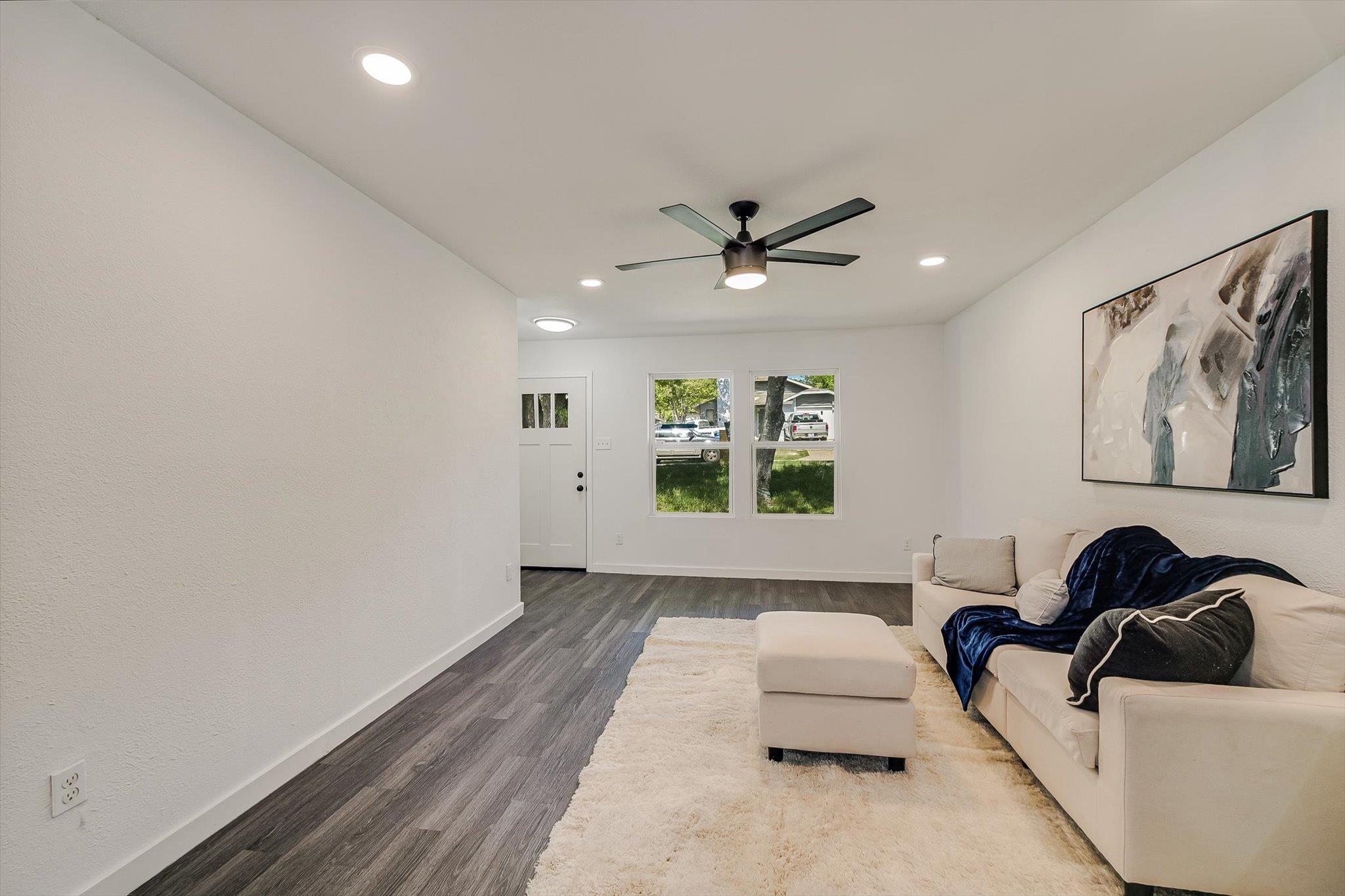 6913 Shannon DR — photo 4