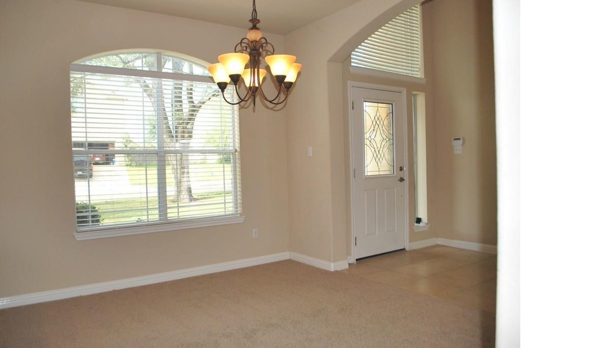 1002 Sedalia ST — photo 5